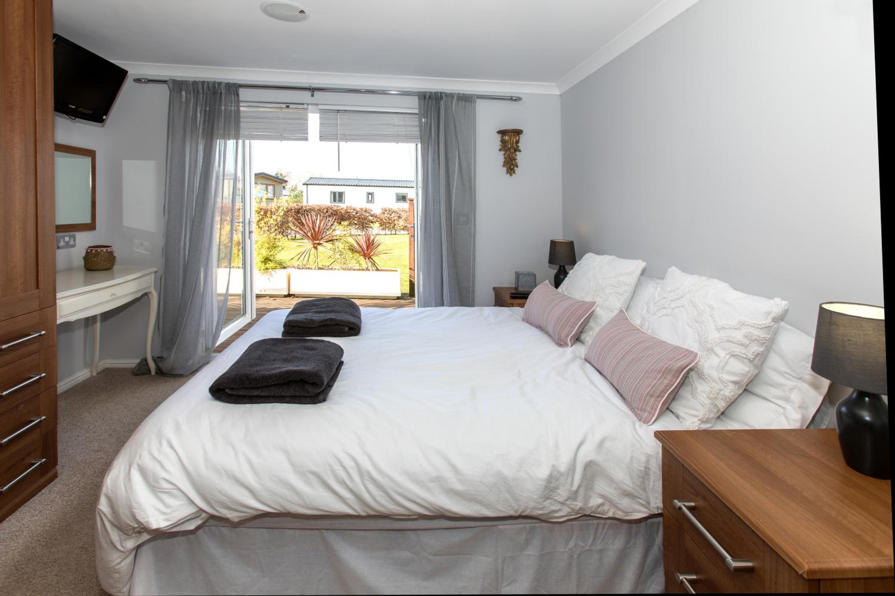 Three-Bedroom Villa photo 2