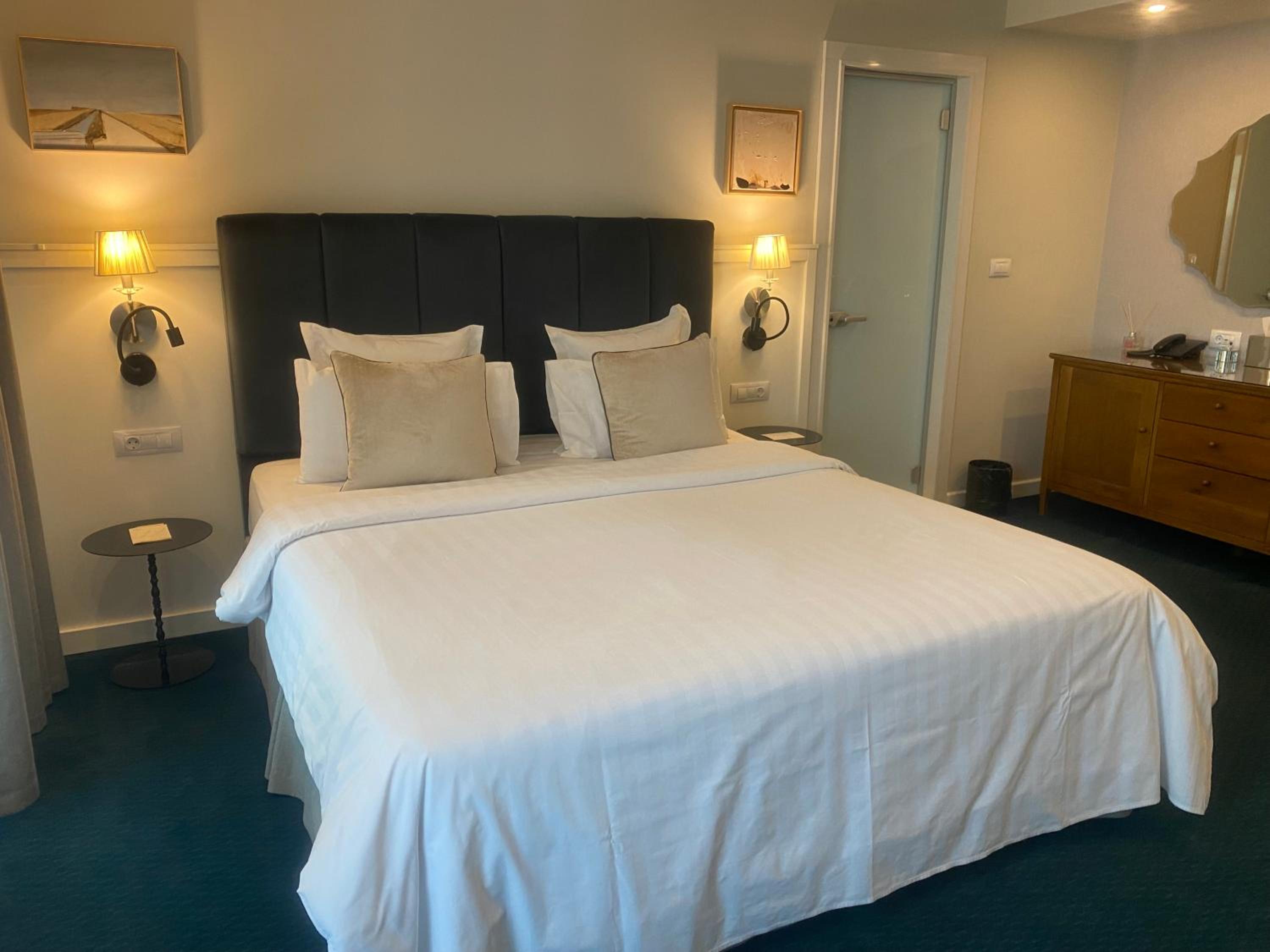 Deluxe Double Room with Balcony and Sea View