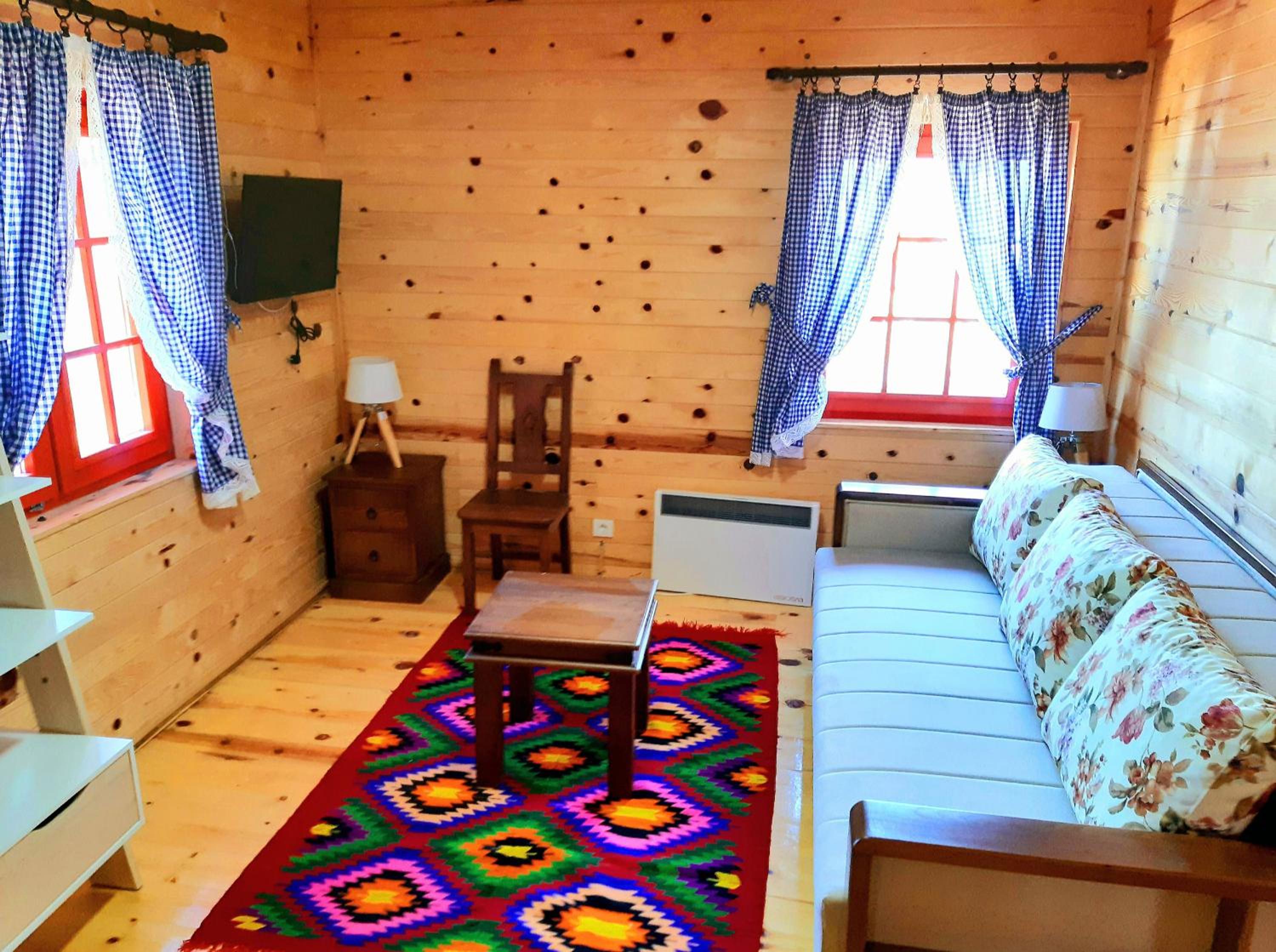 Two-Bedroom Wooden Cottage photo 1