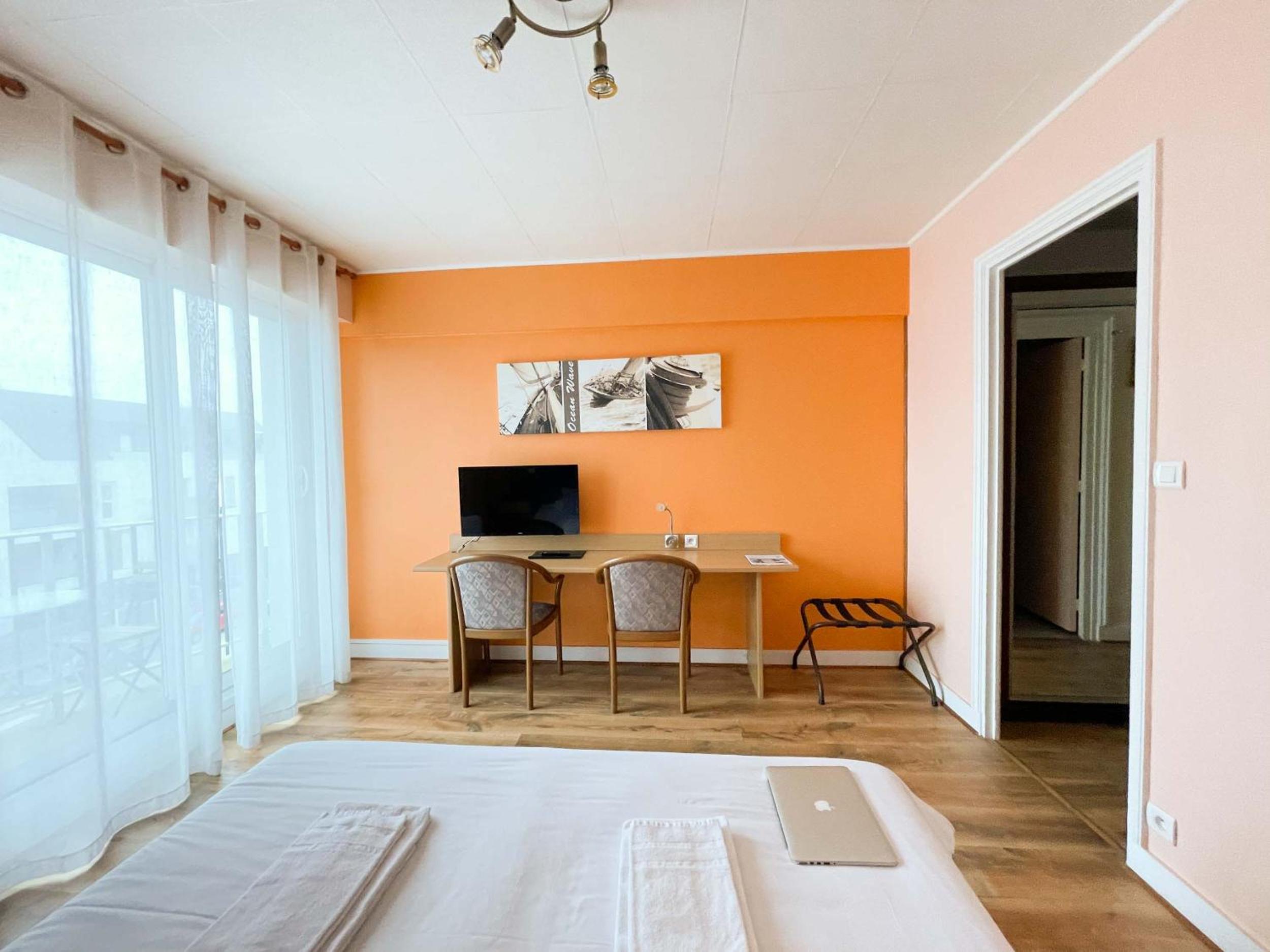 Comfort Double Room with Balcony - Photo 3