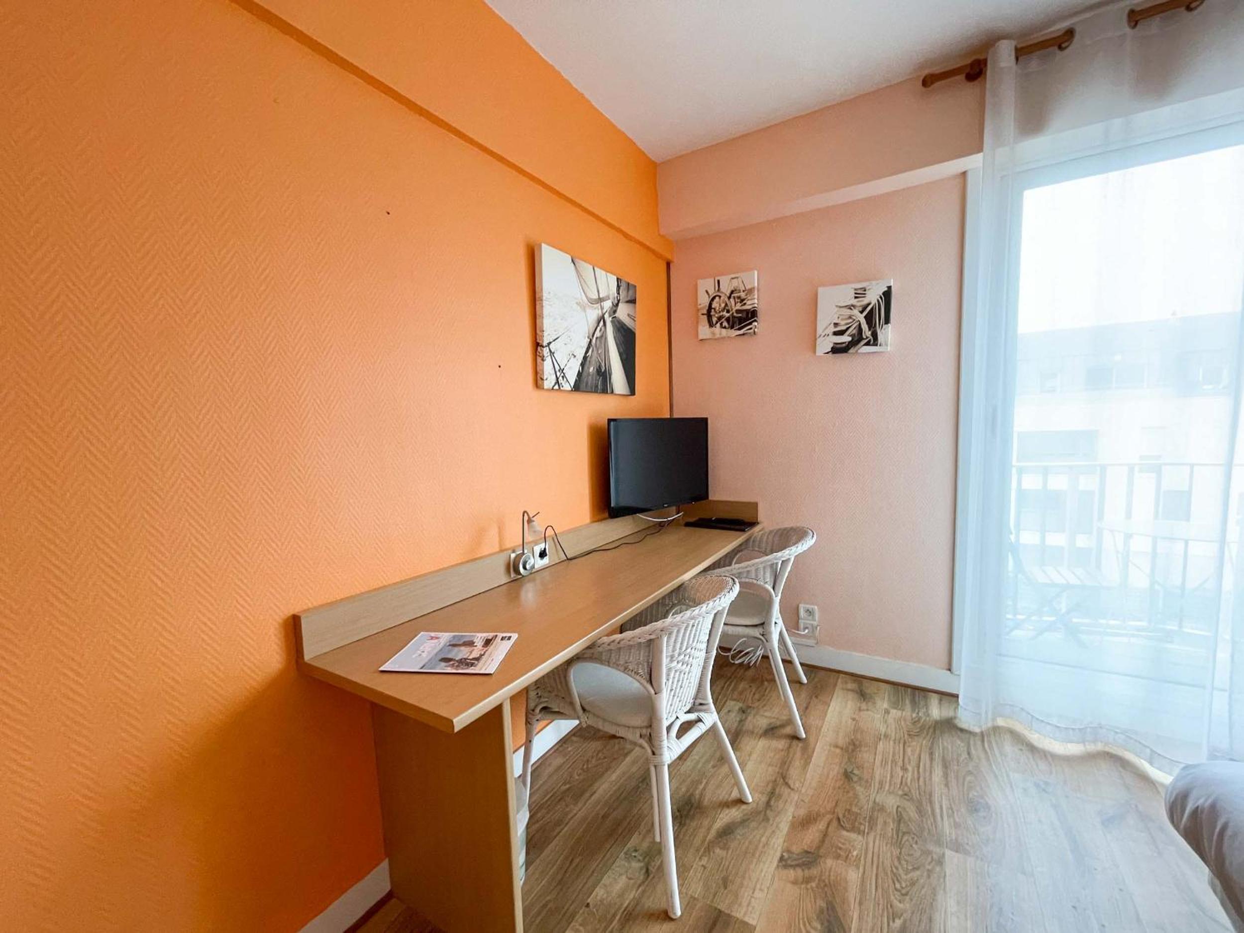 Comfort Double Room with Balcony - Photo 5