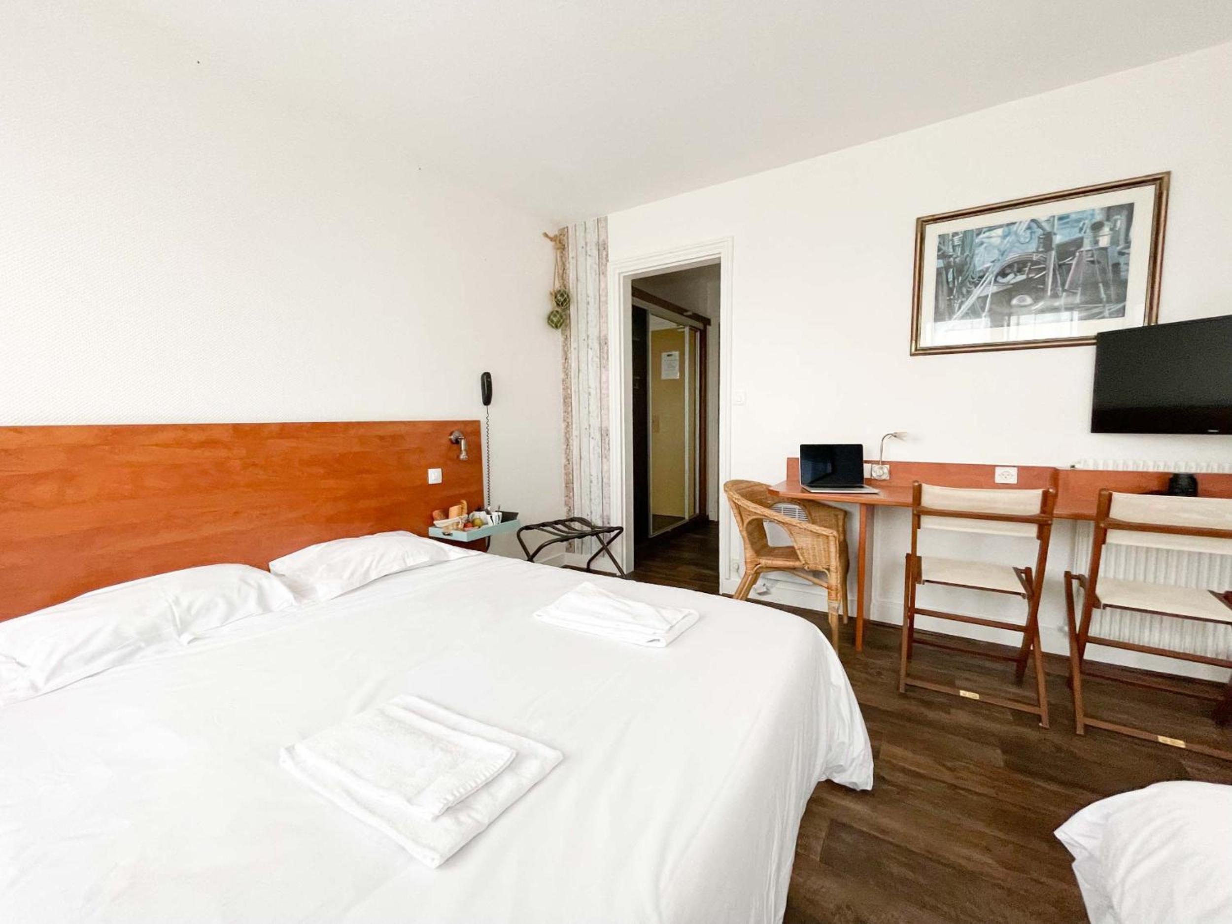 Standard Triple Room - Photo 3