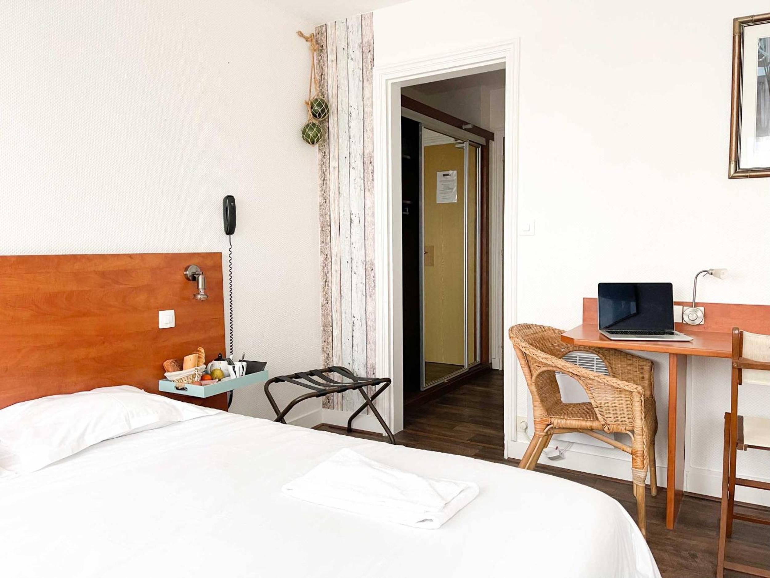 Standard Triple Room - Photo 2
