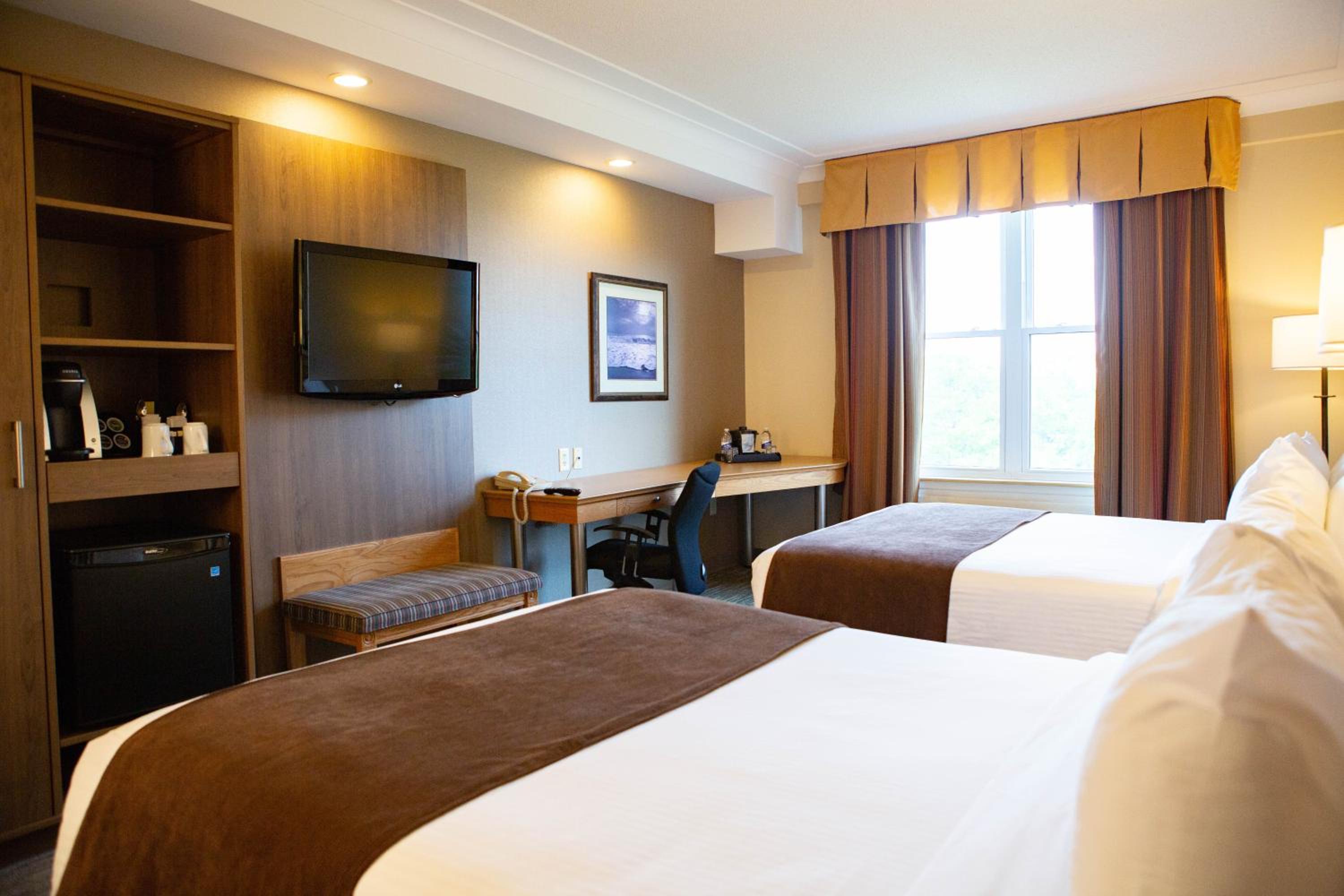 Traditional Room with Two Queen Beds