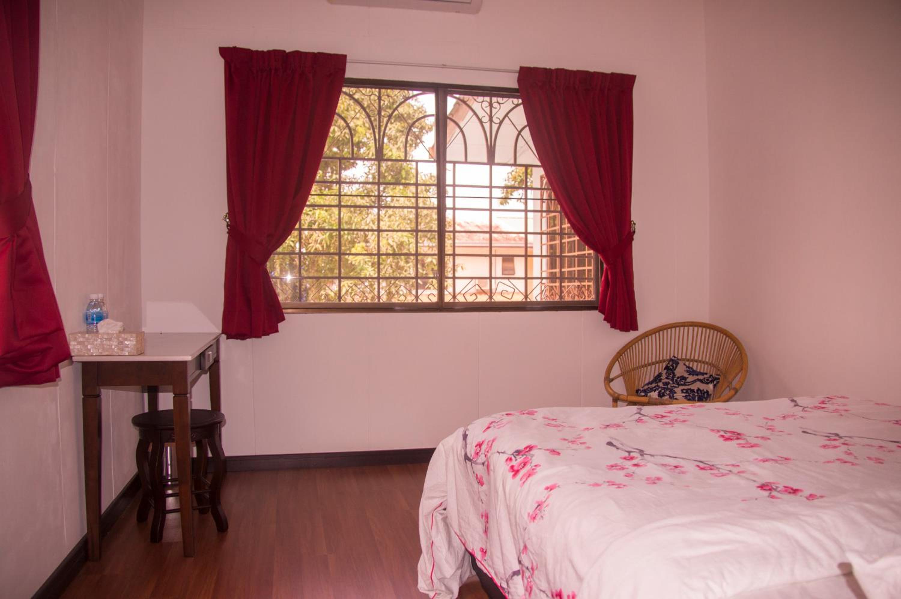 Double Room with Shared Bathroom photo 2