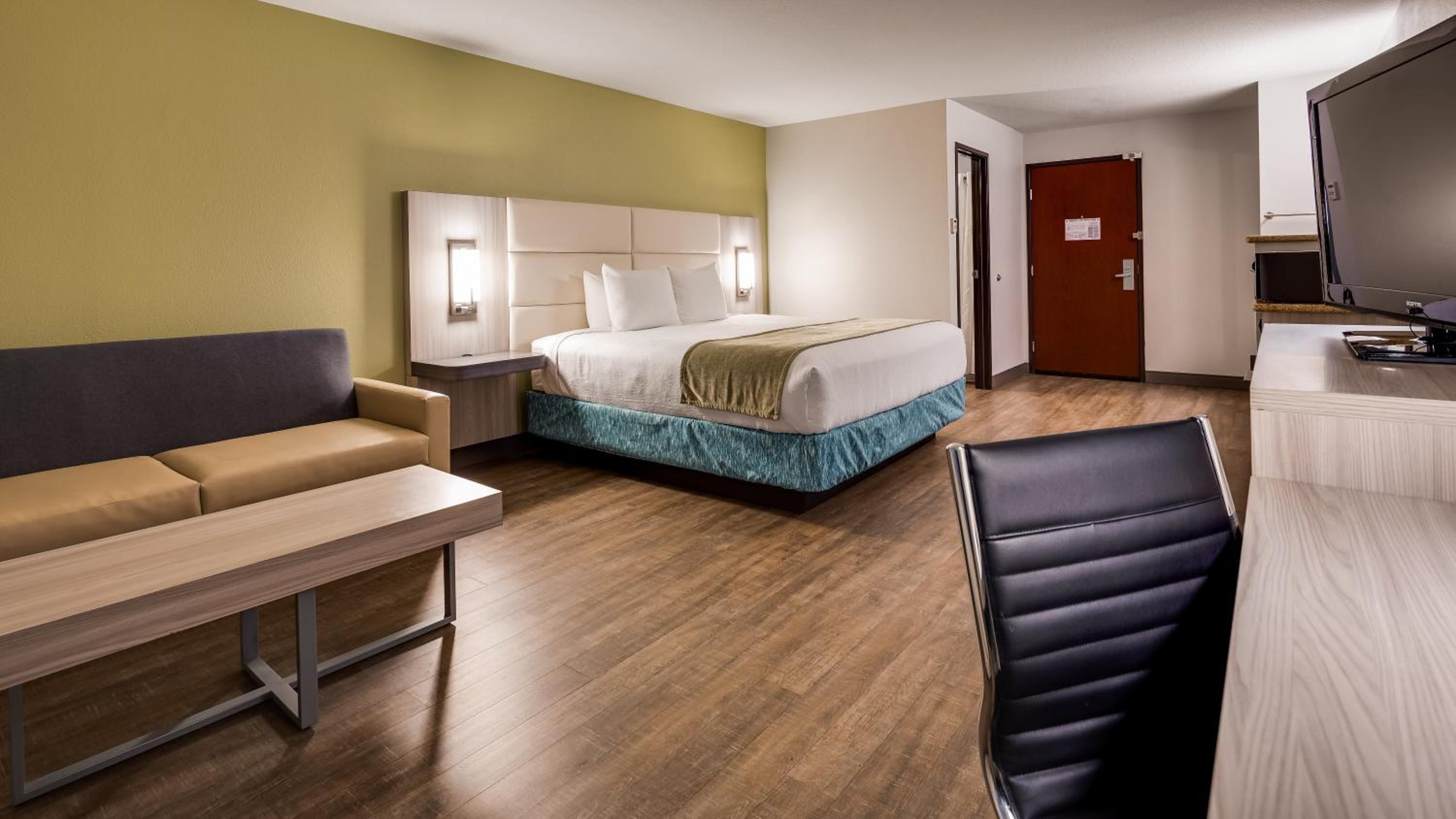 King Room - Non-Smoking photo 1