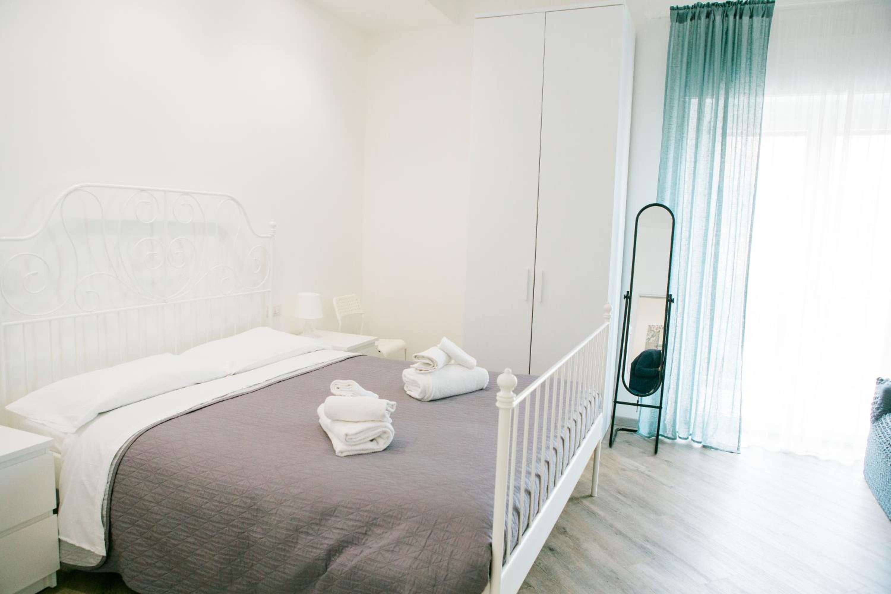 Deluxe Double Room with Balcony photo 1