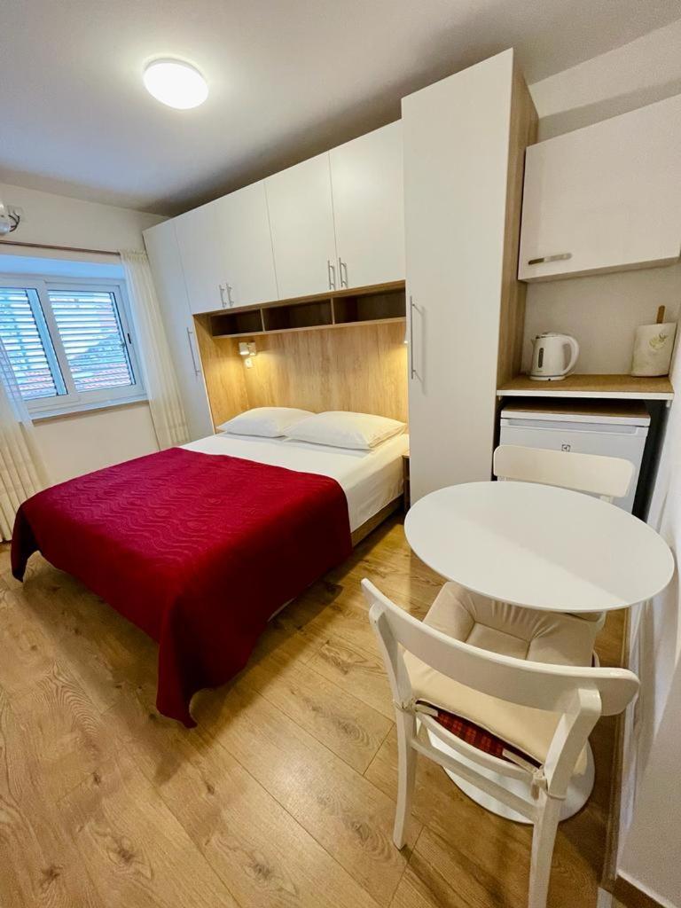 Double or Twin Room photo 2