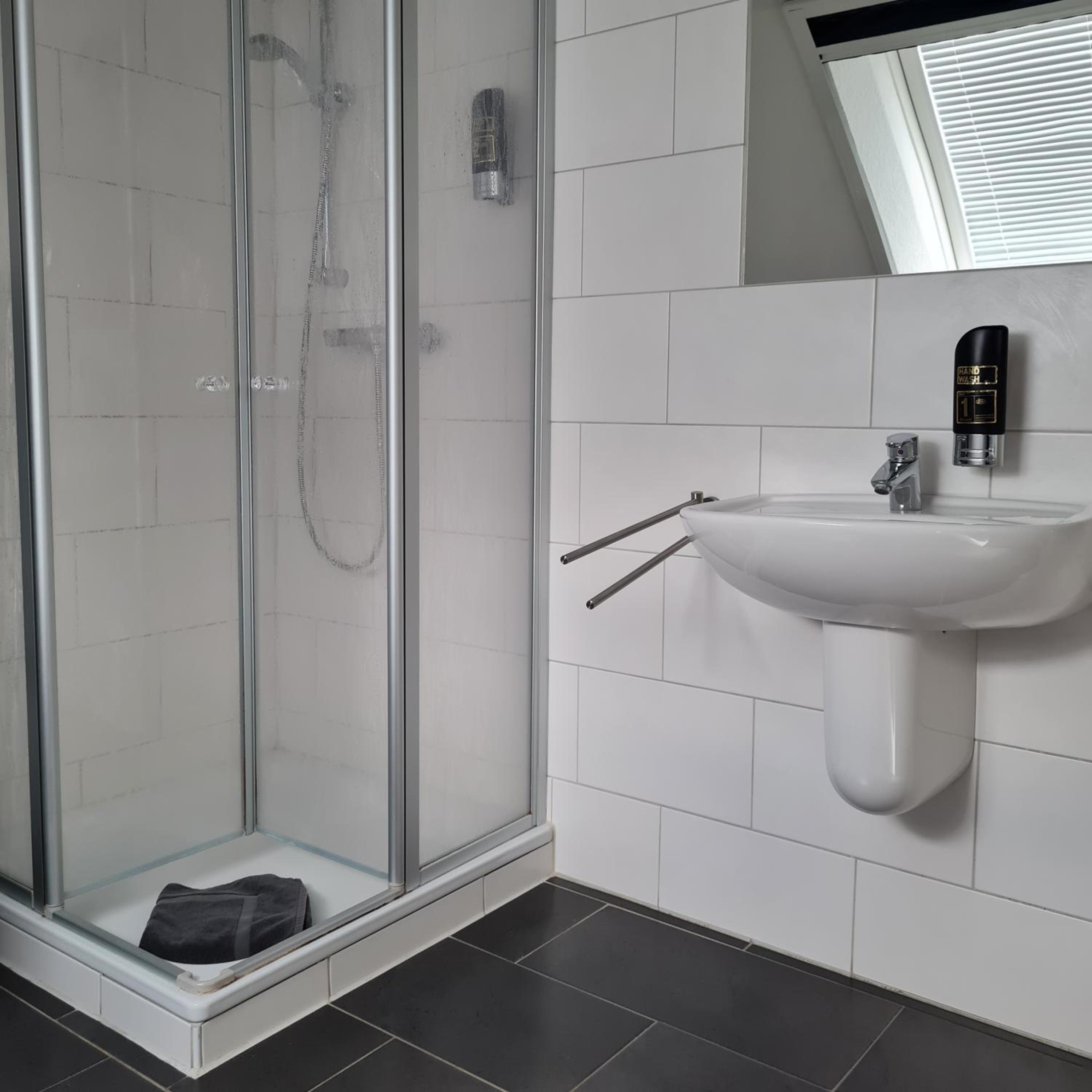 Standard Double Room - Photo 6
