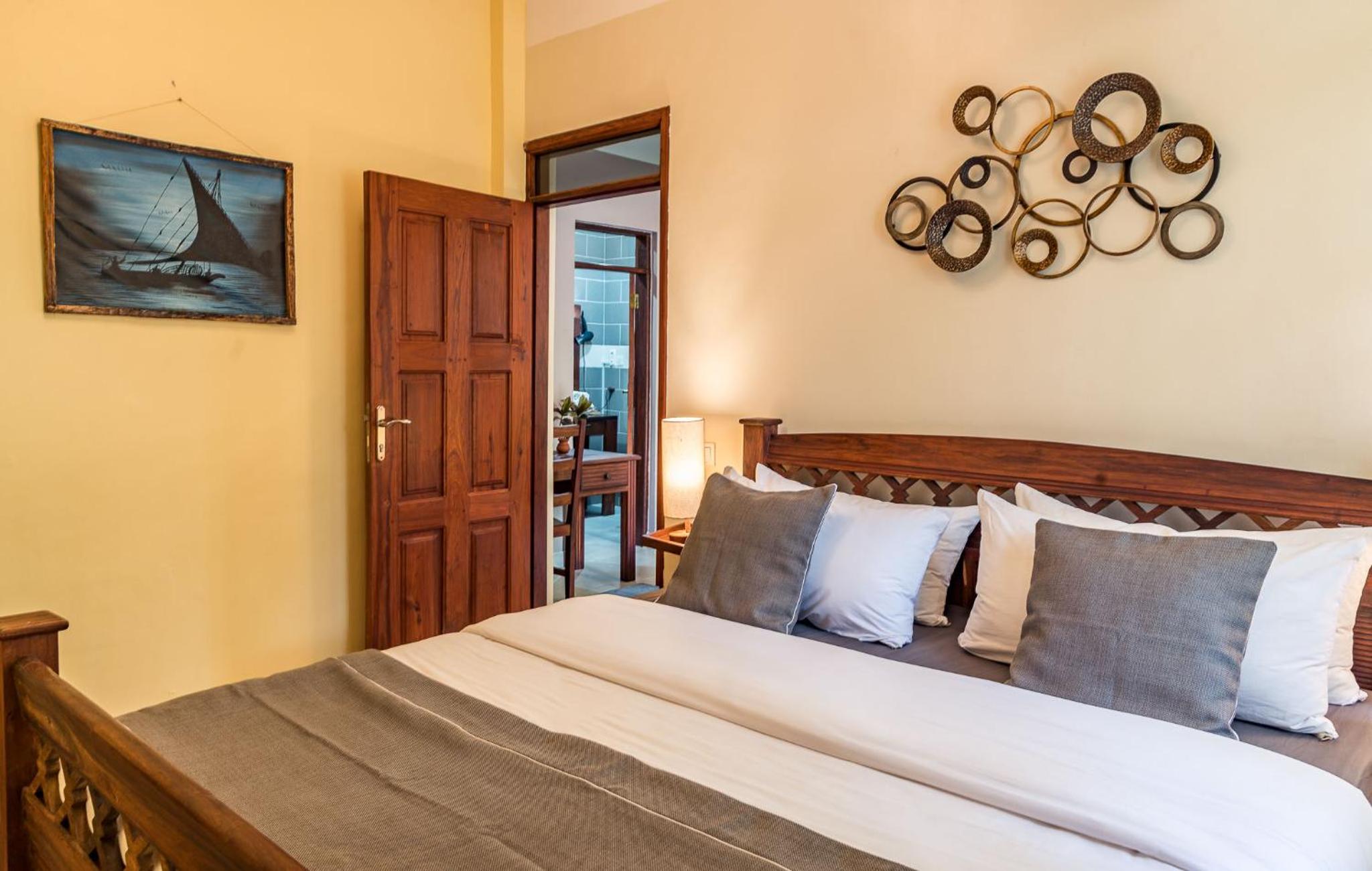 Deluxe Double Room with Balcony photo 3
