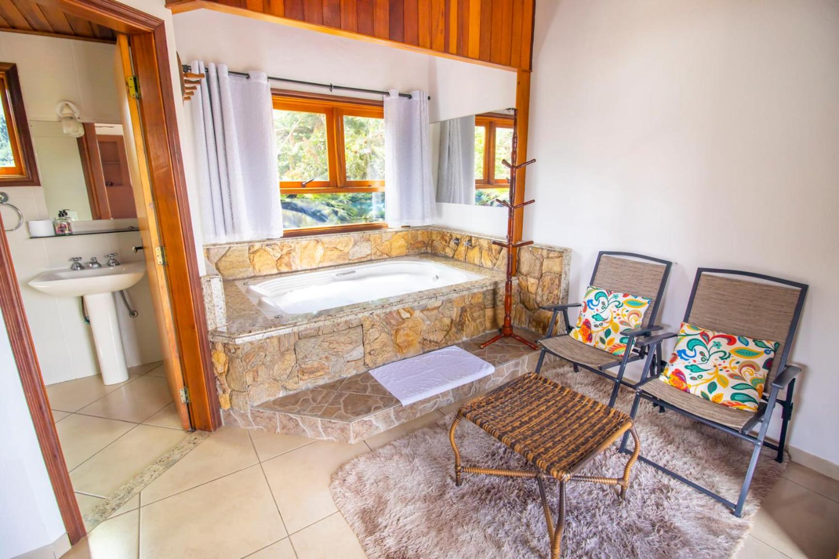 Suíte Luxo com Banheira de Hidromassagem - Photo 18