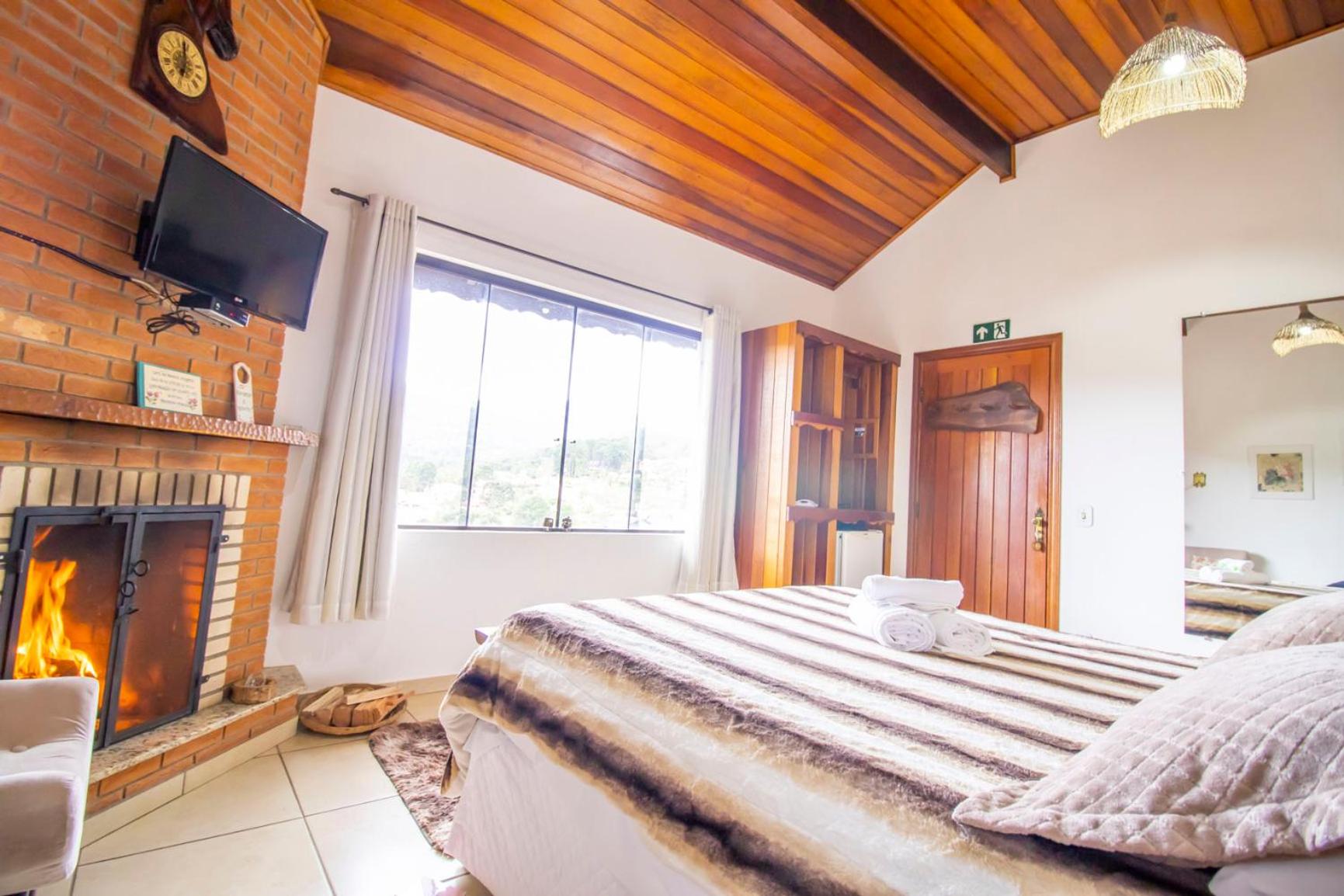Suíte Luxo com Banheira de Hidromassagem - Photo 17