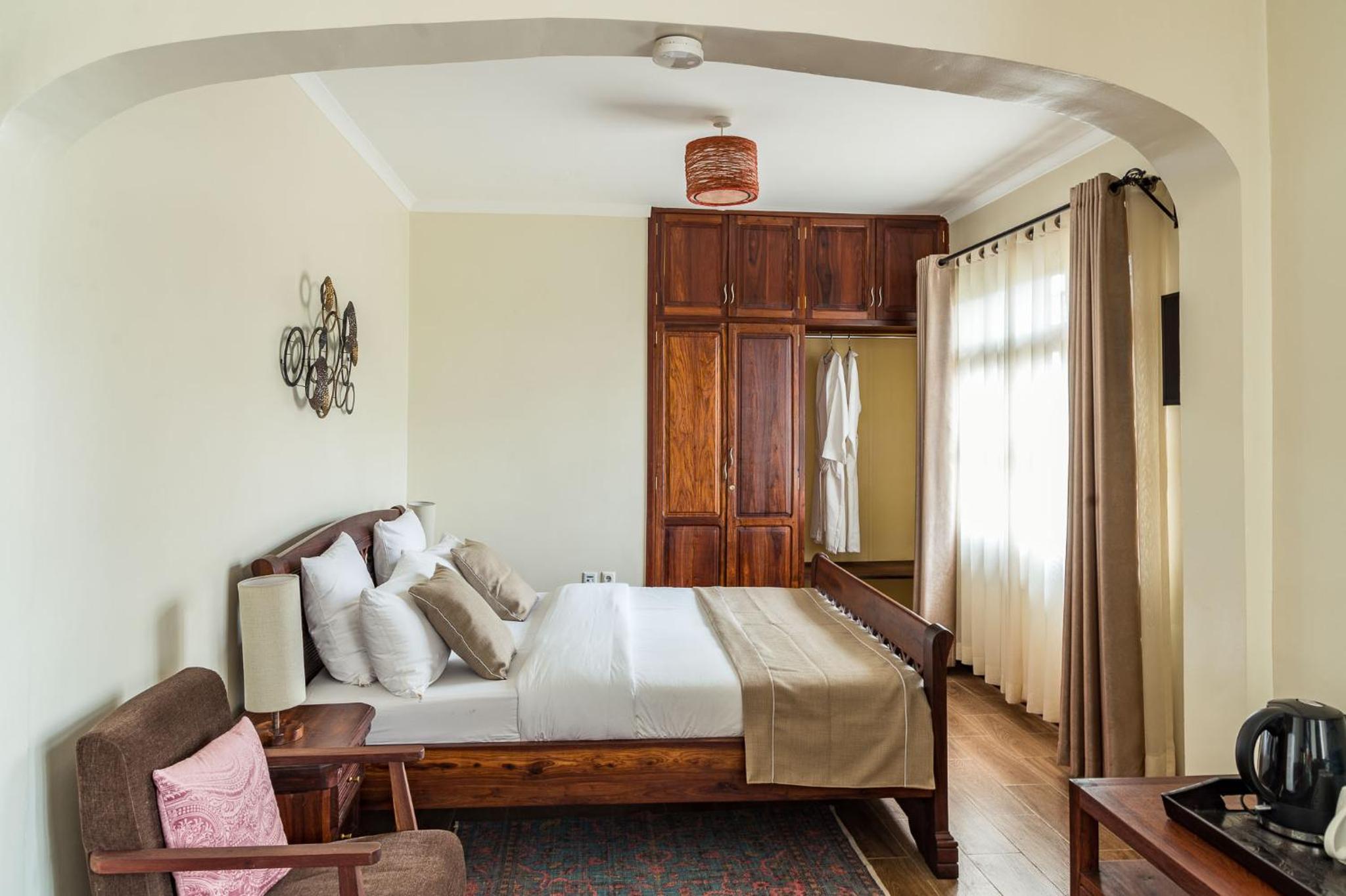Large Double Room photo 3