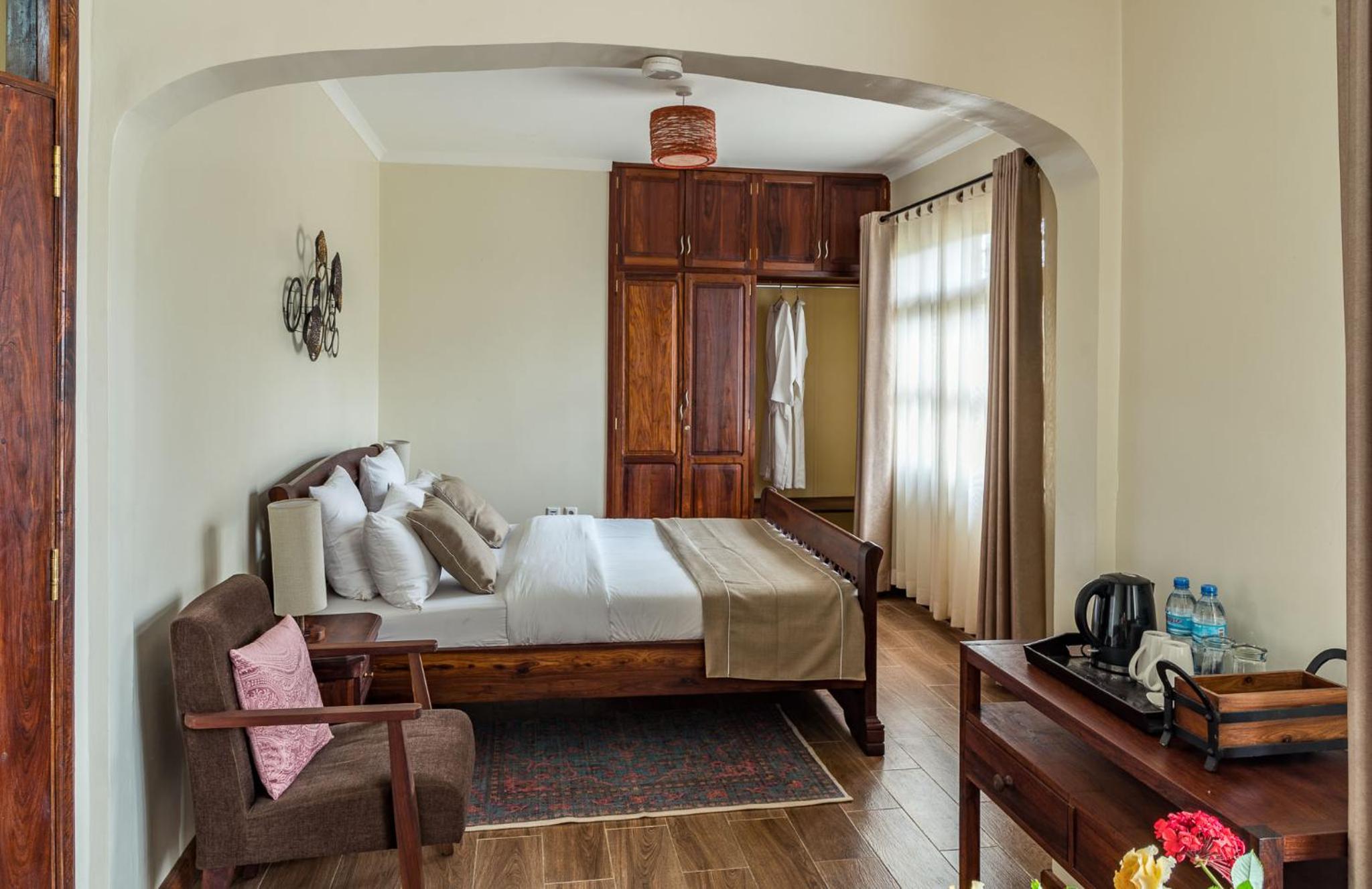 Large Double Room photo 2