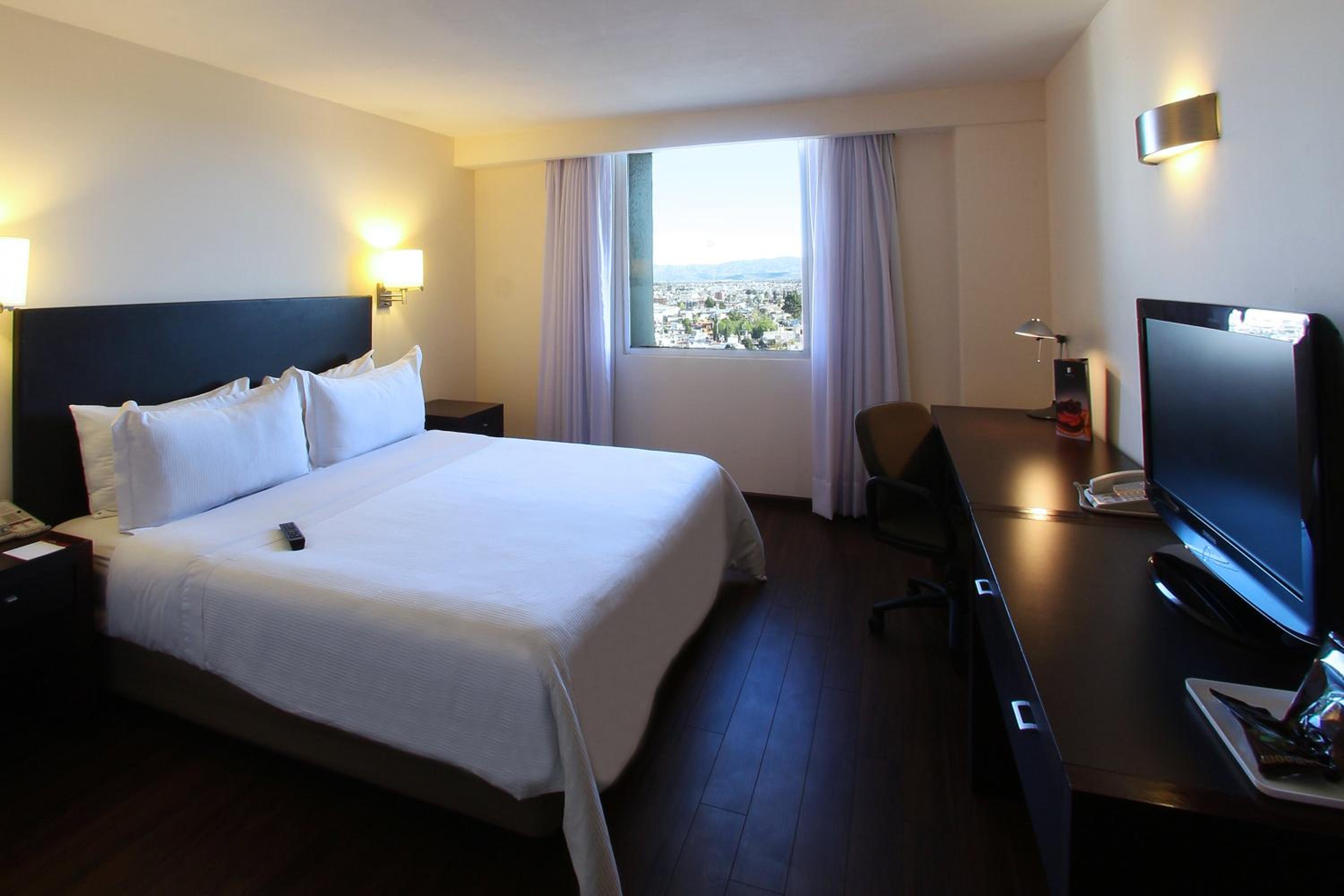 Superior King Room - Photo 1