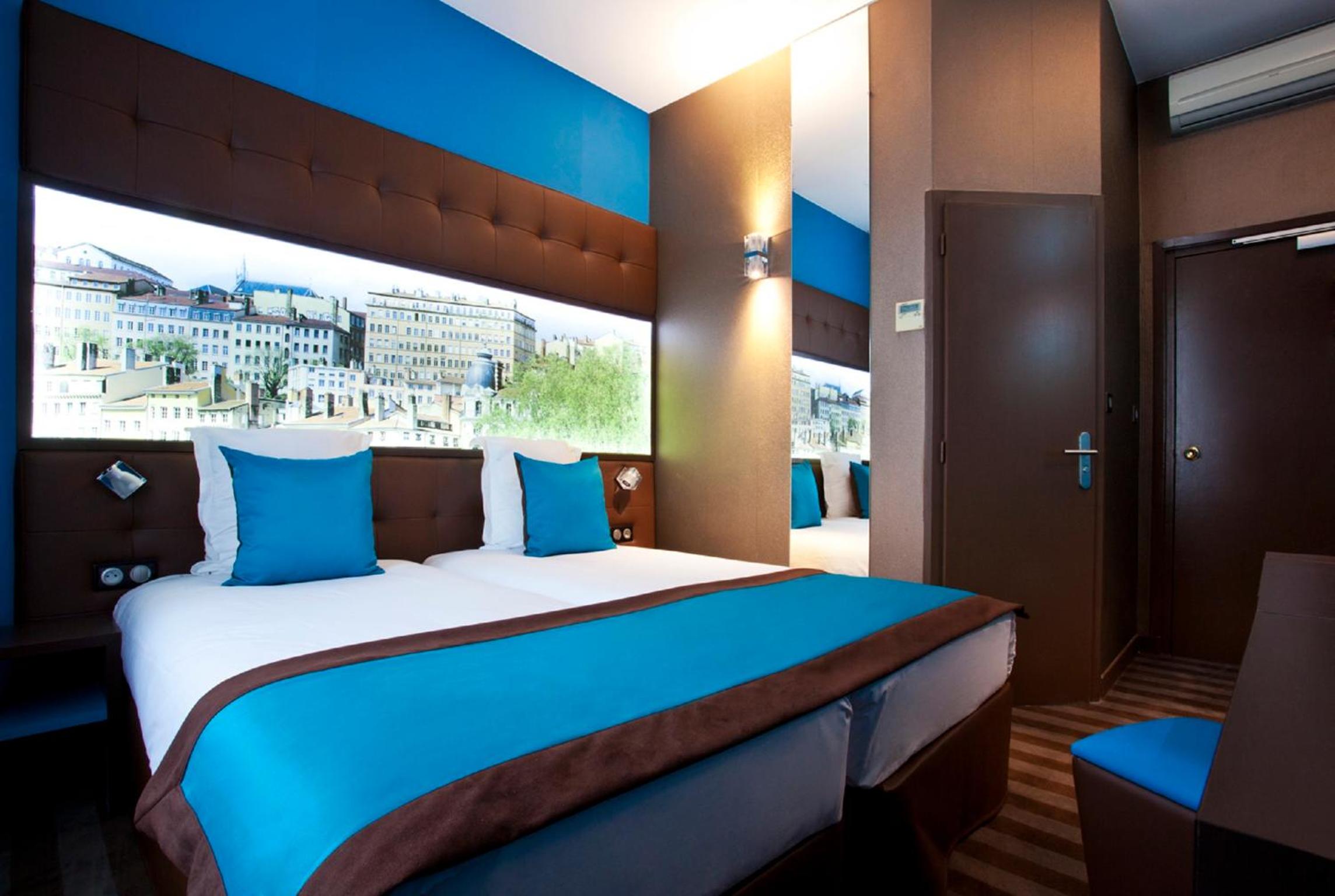 Classic Double or Twin Room - Photo 9