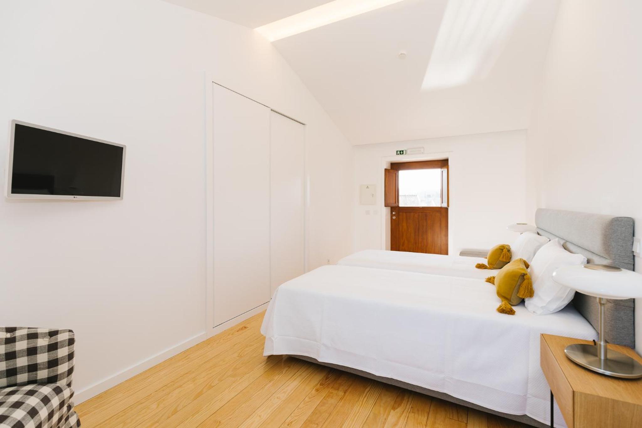 Suite - Photo 9