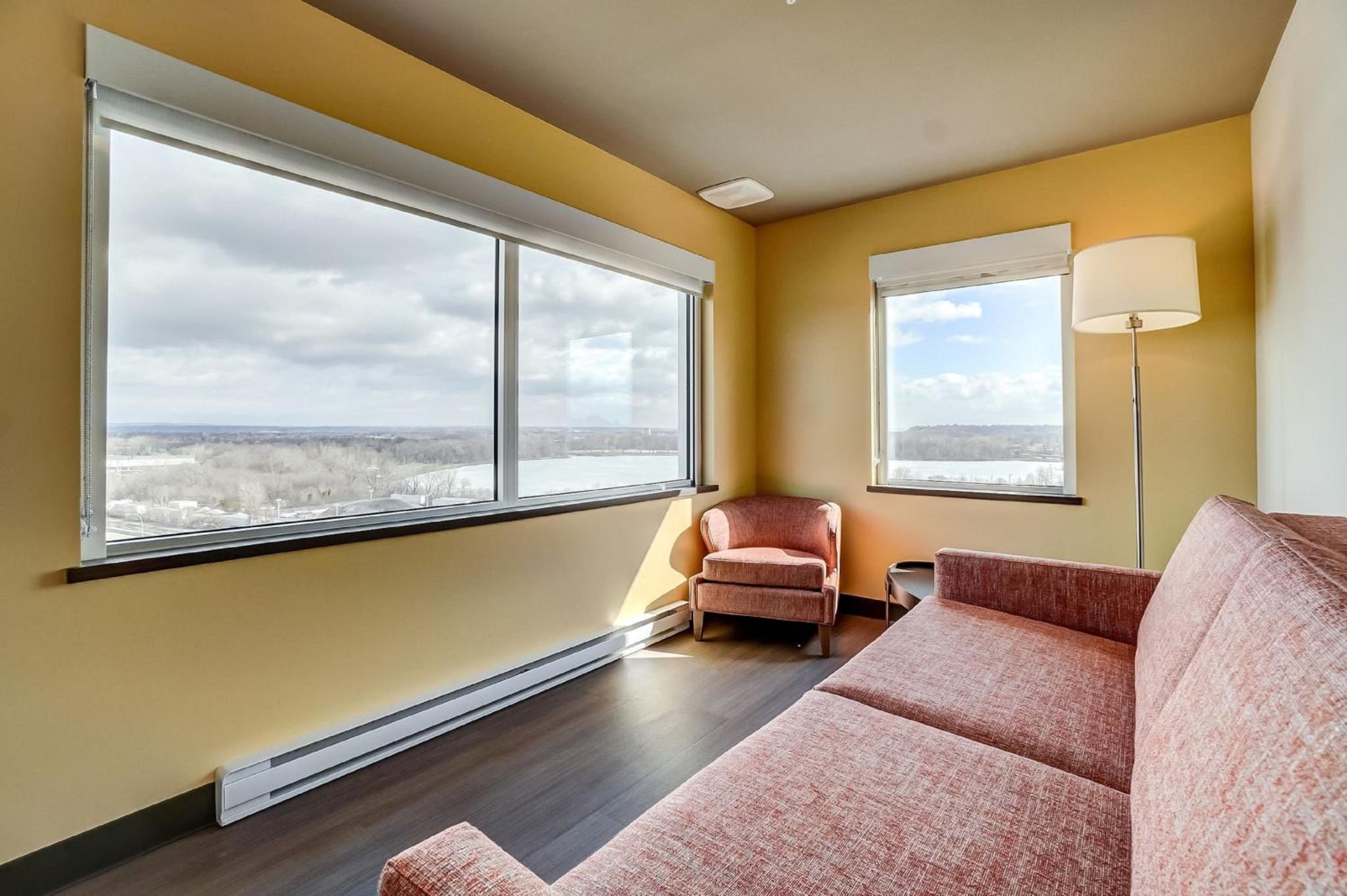 One-Bedroom Suite with Sofa Bed - Photo 8