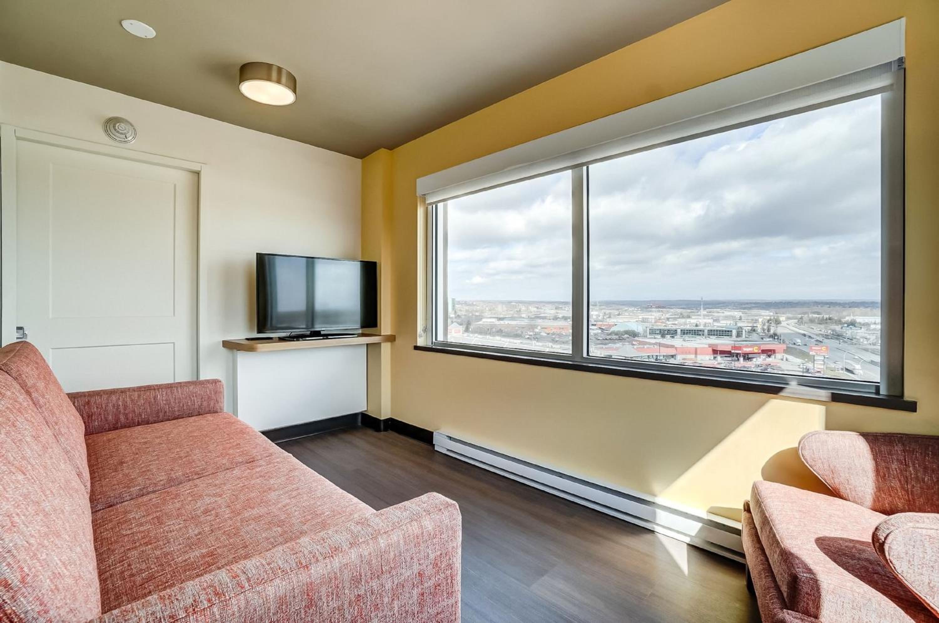 One-Bedroom Suite with Sofa Bed - Photo 7
