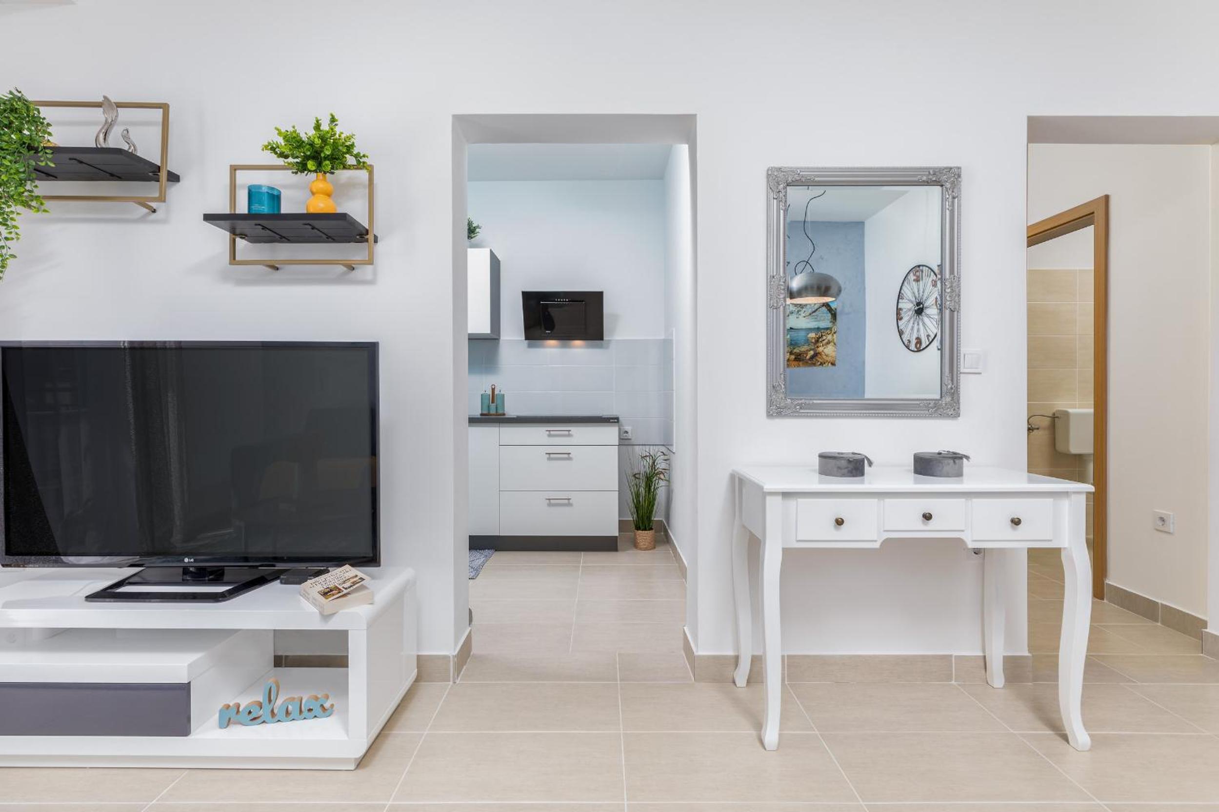 One-Bedroom Apartment photo 3