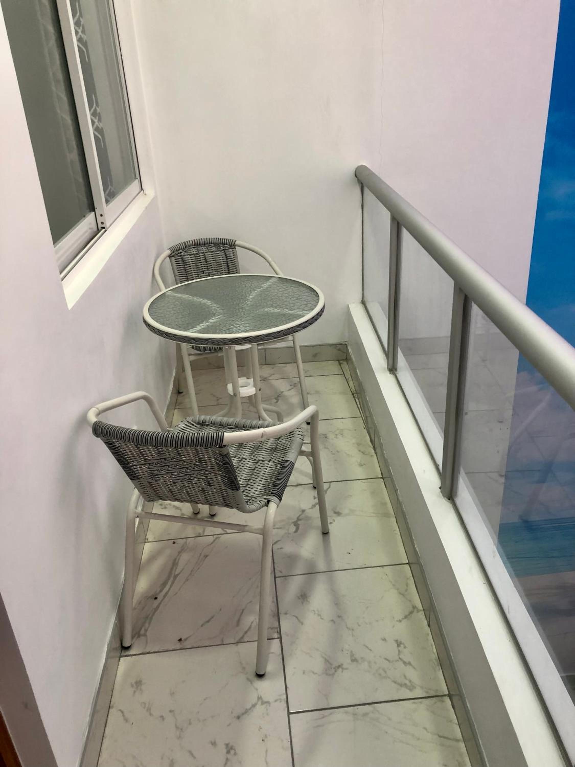 Queen Room with Pool View photo 3