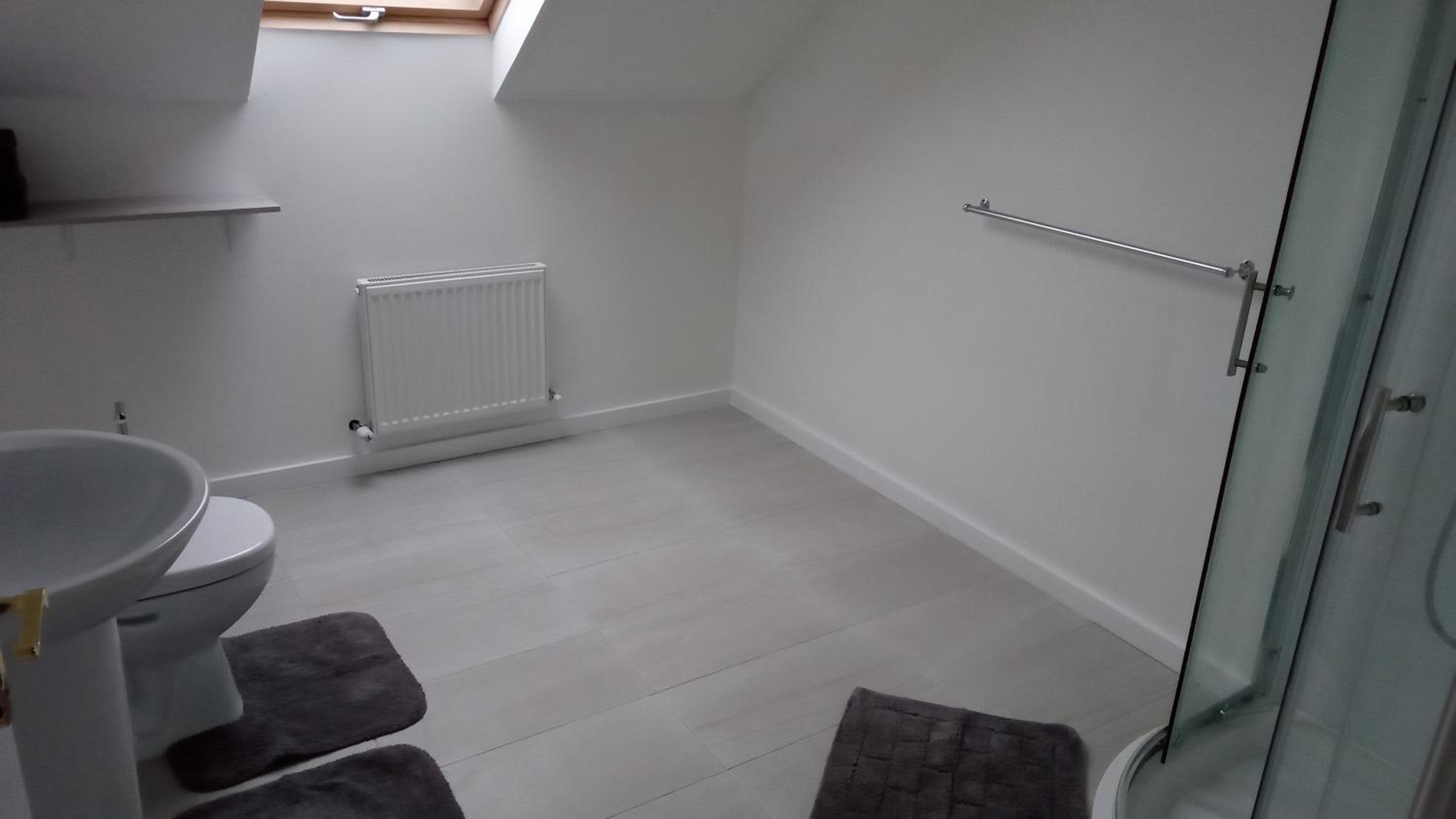 Four-Bedroom House - Photo 7