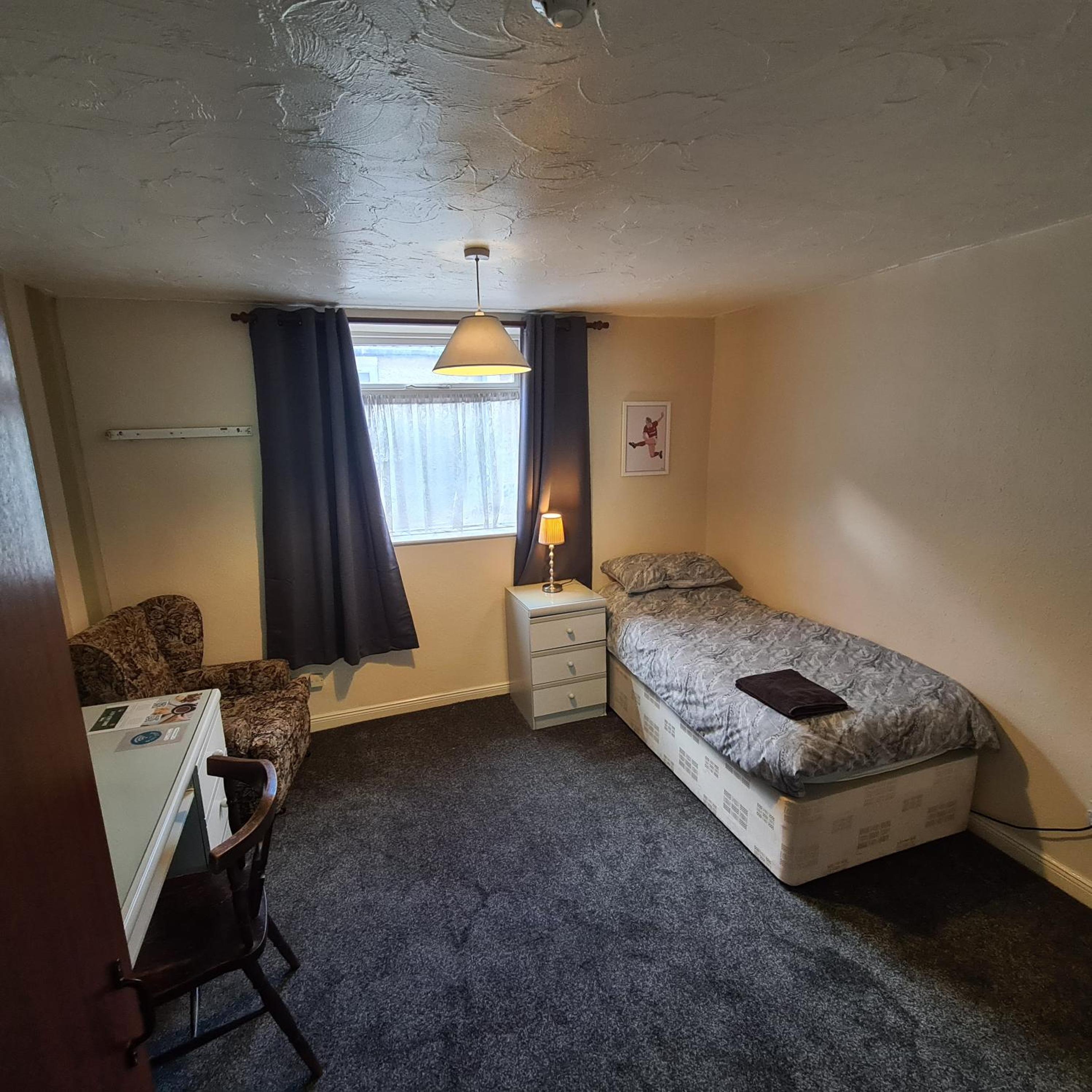 Budget Single Room photo 3