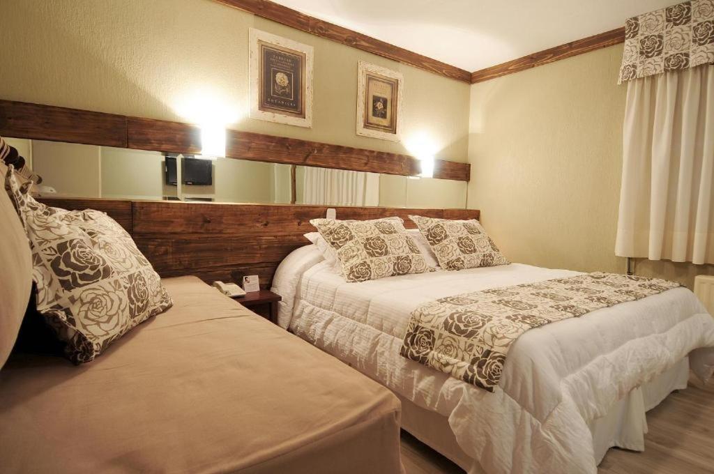 Master Suite with Spa Bath photo 3