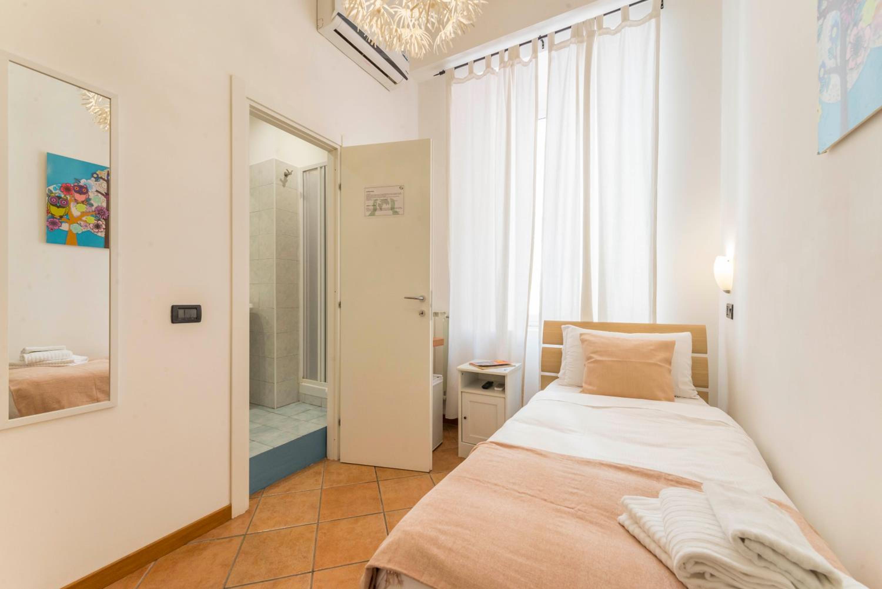 Single Room photo 1