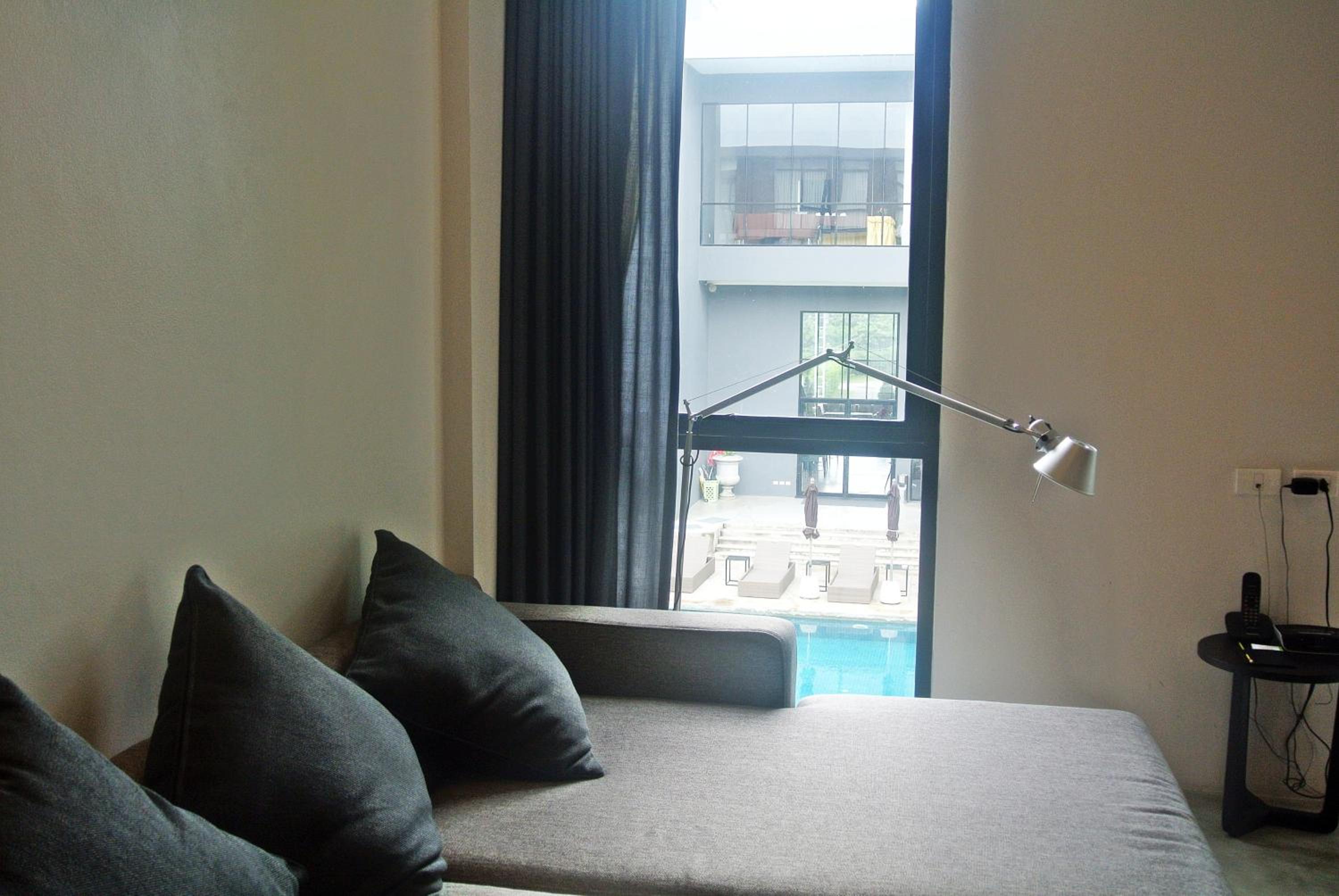 Executive Suite - Photo 3