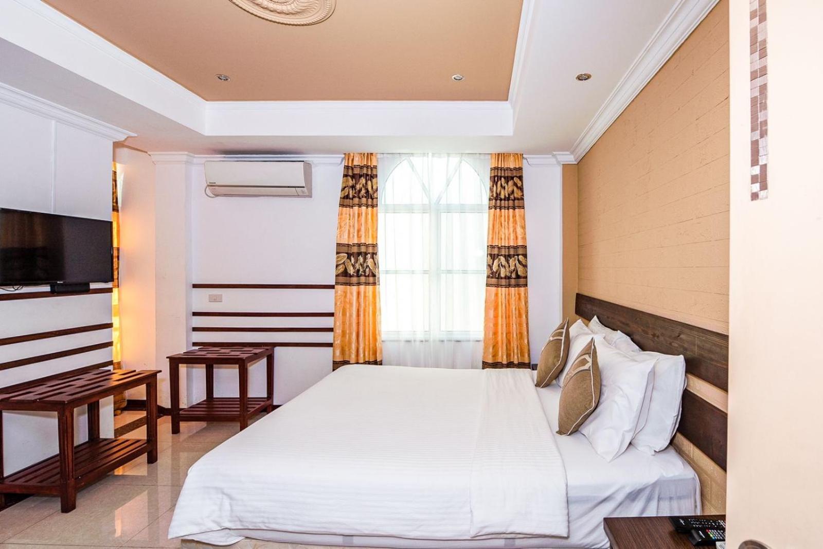 Deluxe Double or Twin Room
