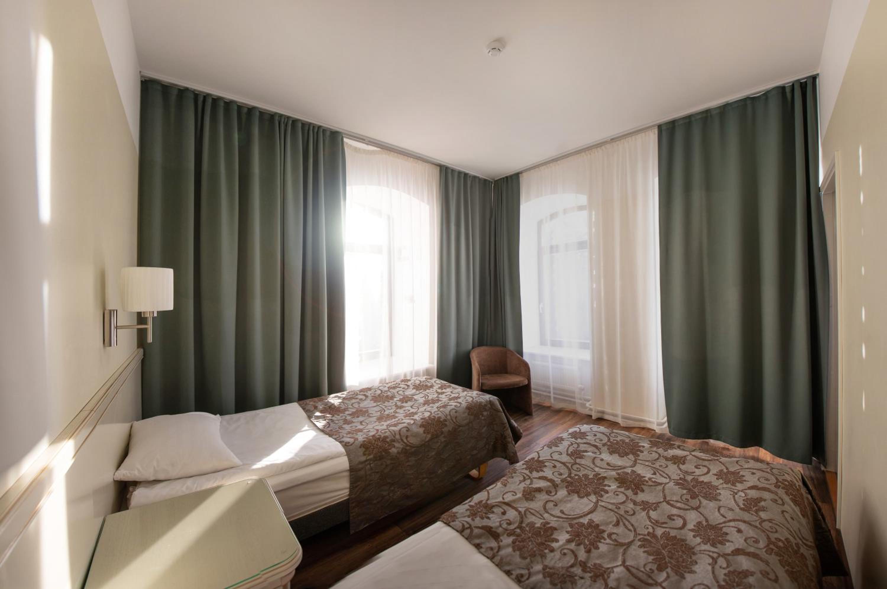 Standard Twin Room - Photo 2
