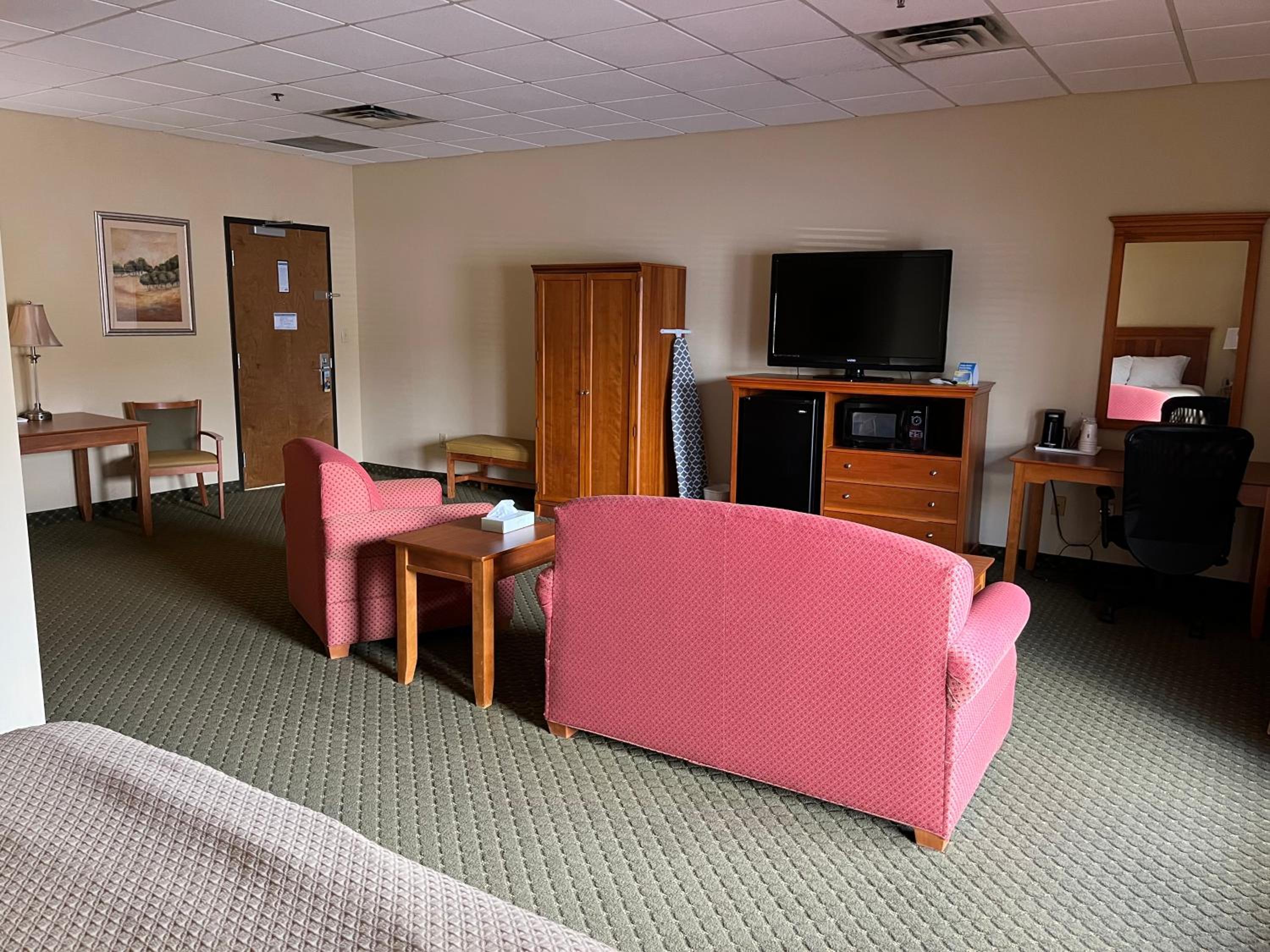 1 Queen Bed, Mobility Accessible Room, North Tower, Non-Smoking - Photo 2