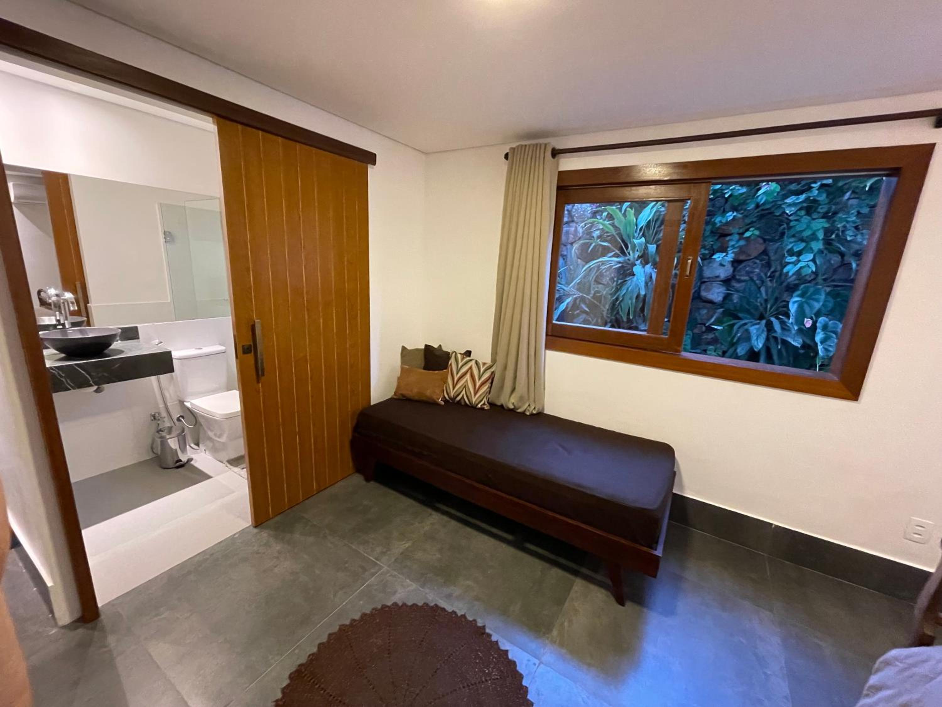 Standard Suite - Photo 3