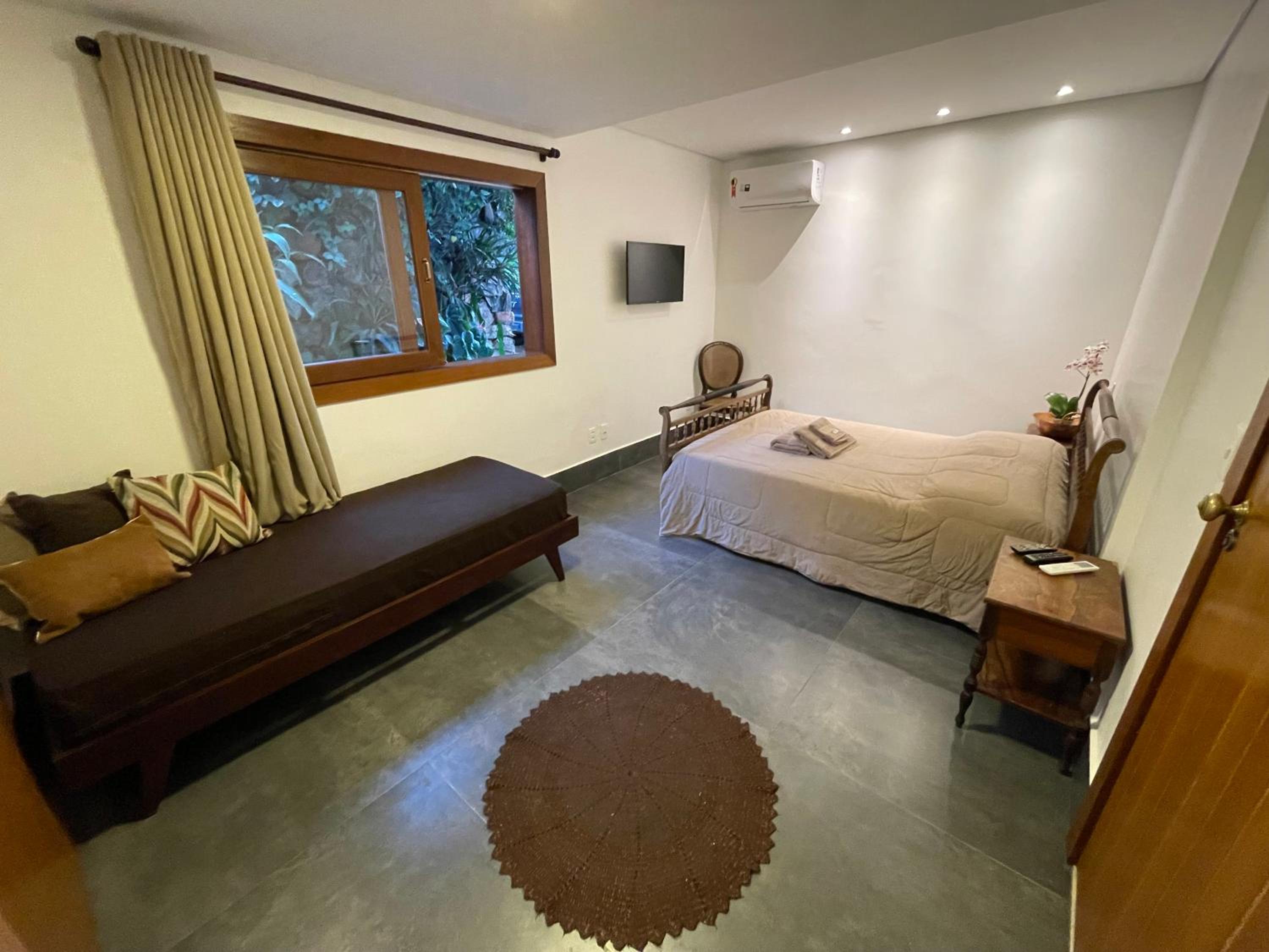 Standard Suite - Photo 1
