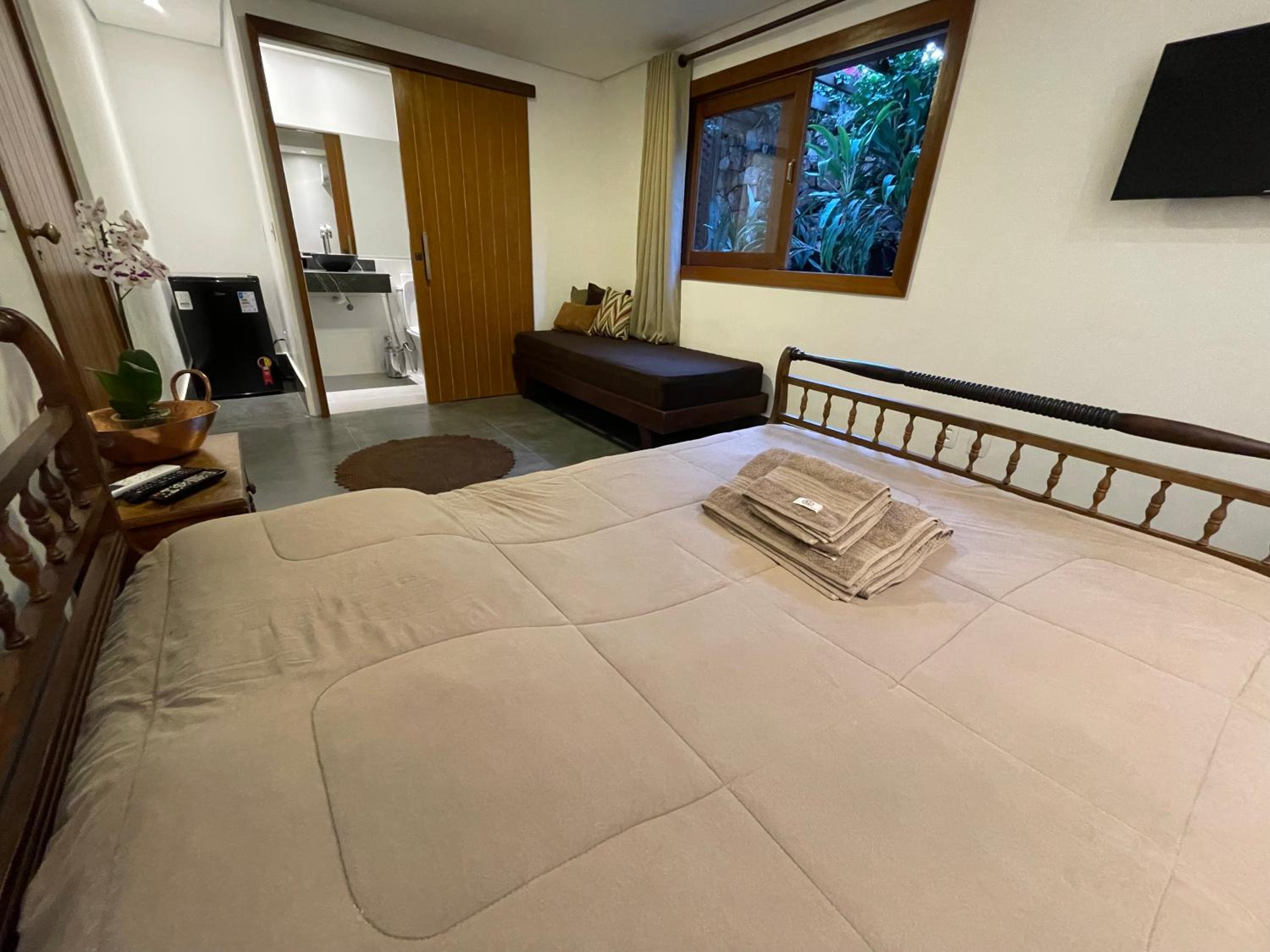 Standard Suite - Photo 2