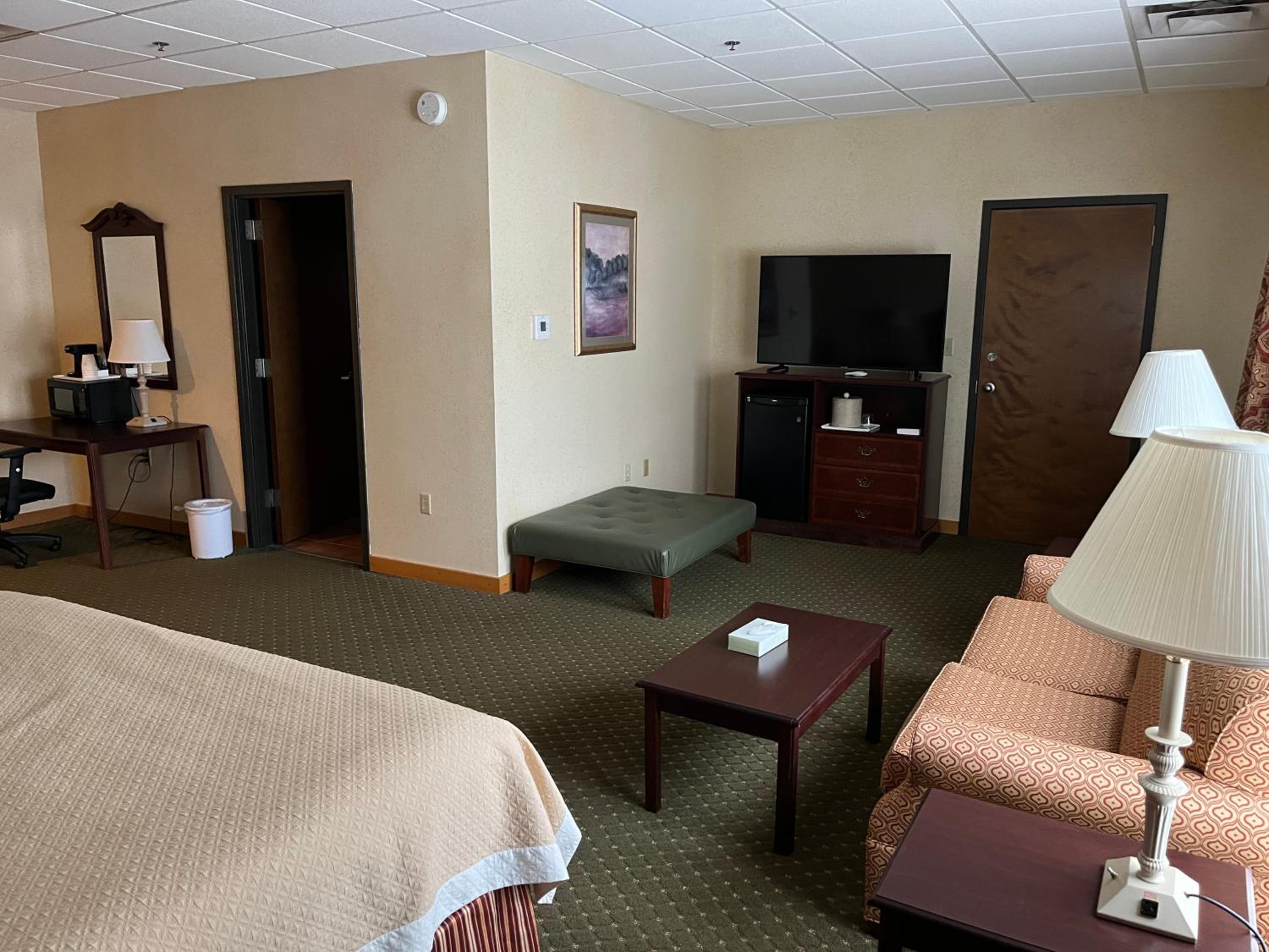 1 King Bed, Studio Suite, South Tower, Non-Smoking - Photo 4