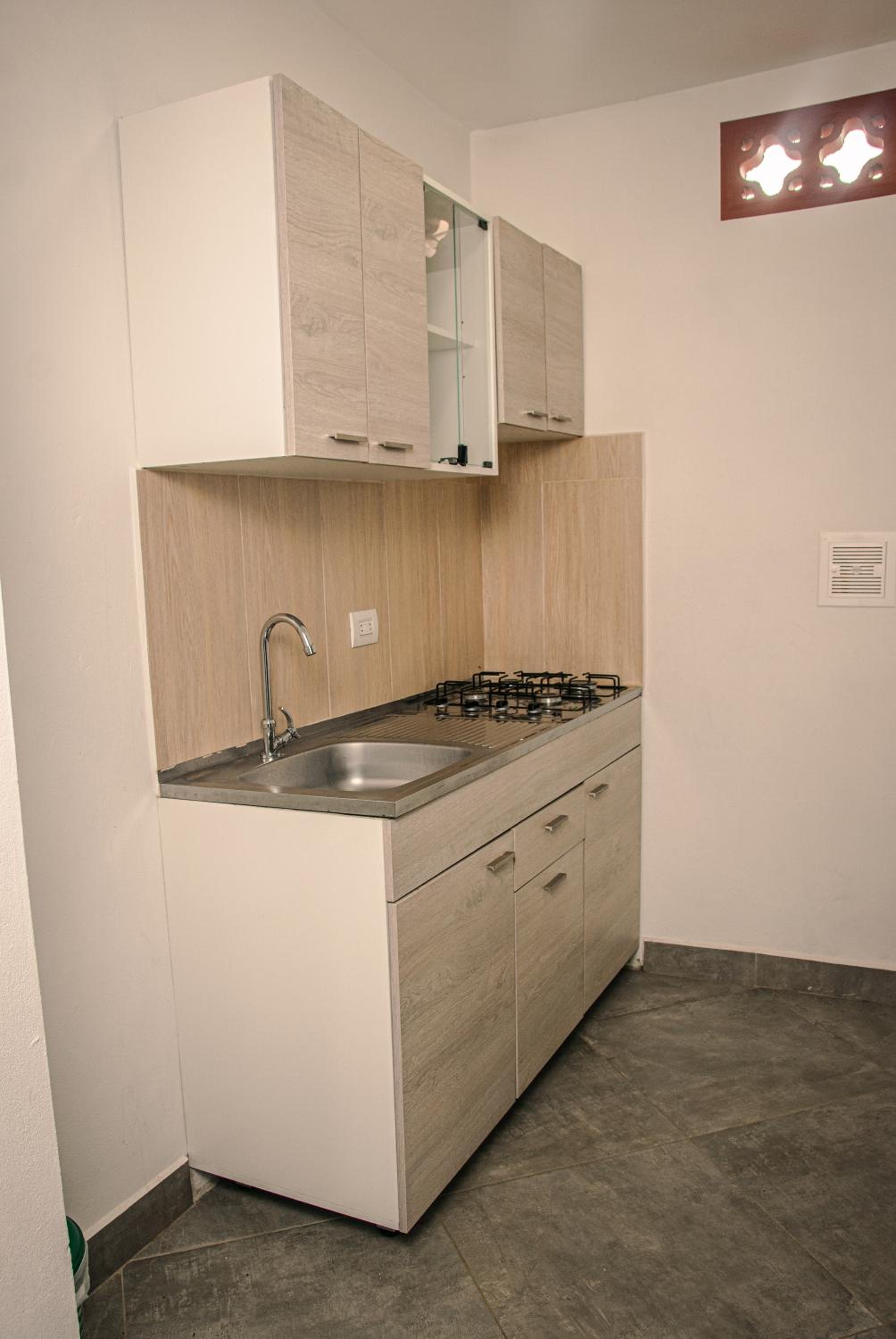 Basic Triple Room photo 3