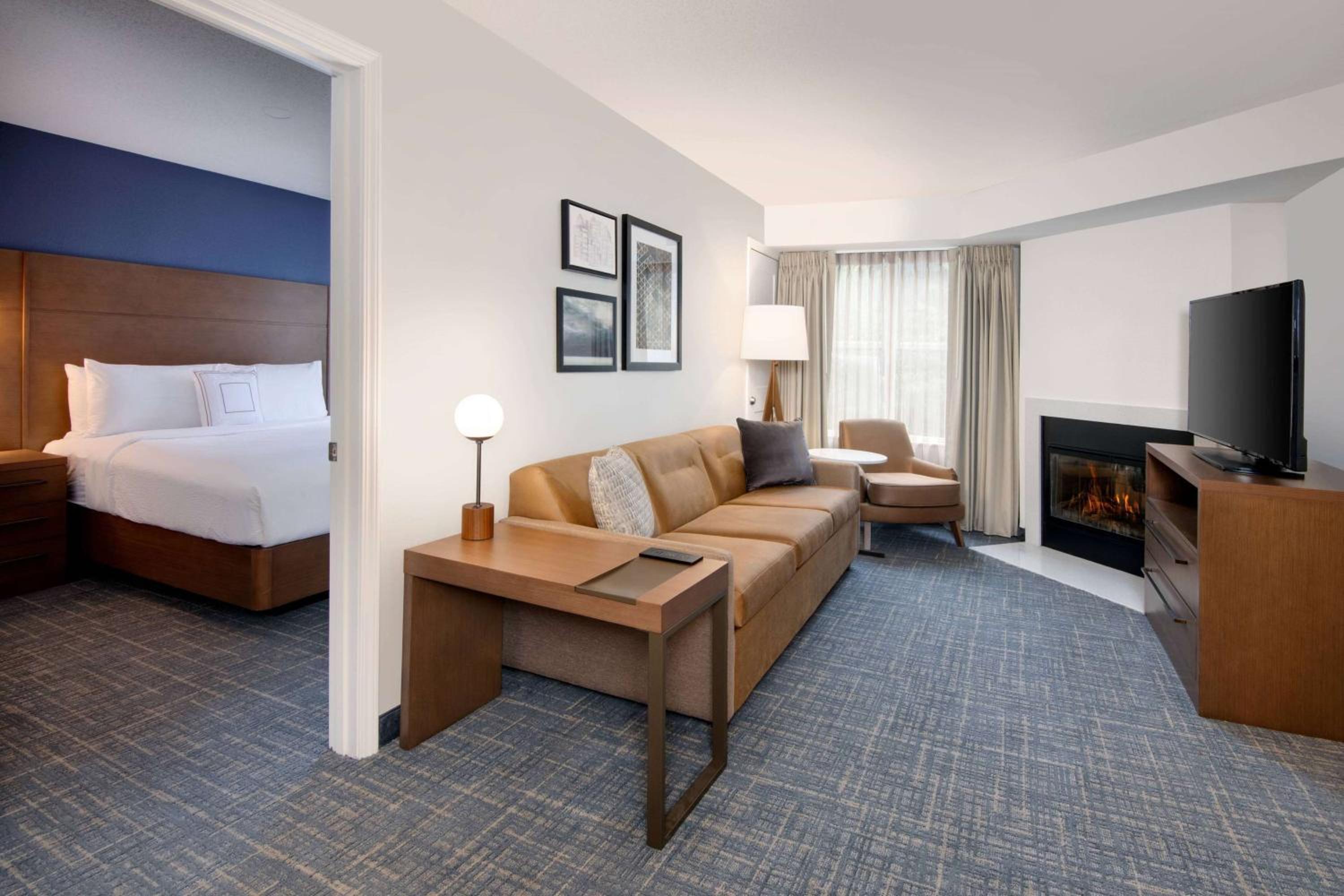 Two Bedroom Suite - King in Each - Hearing Accessible photo 3