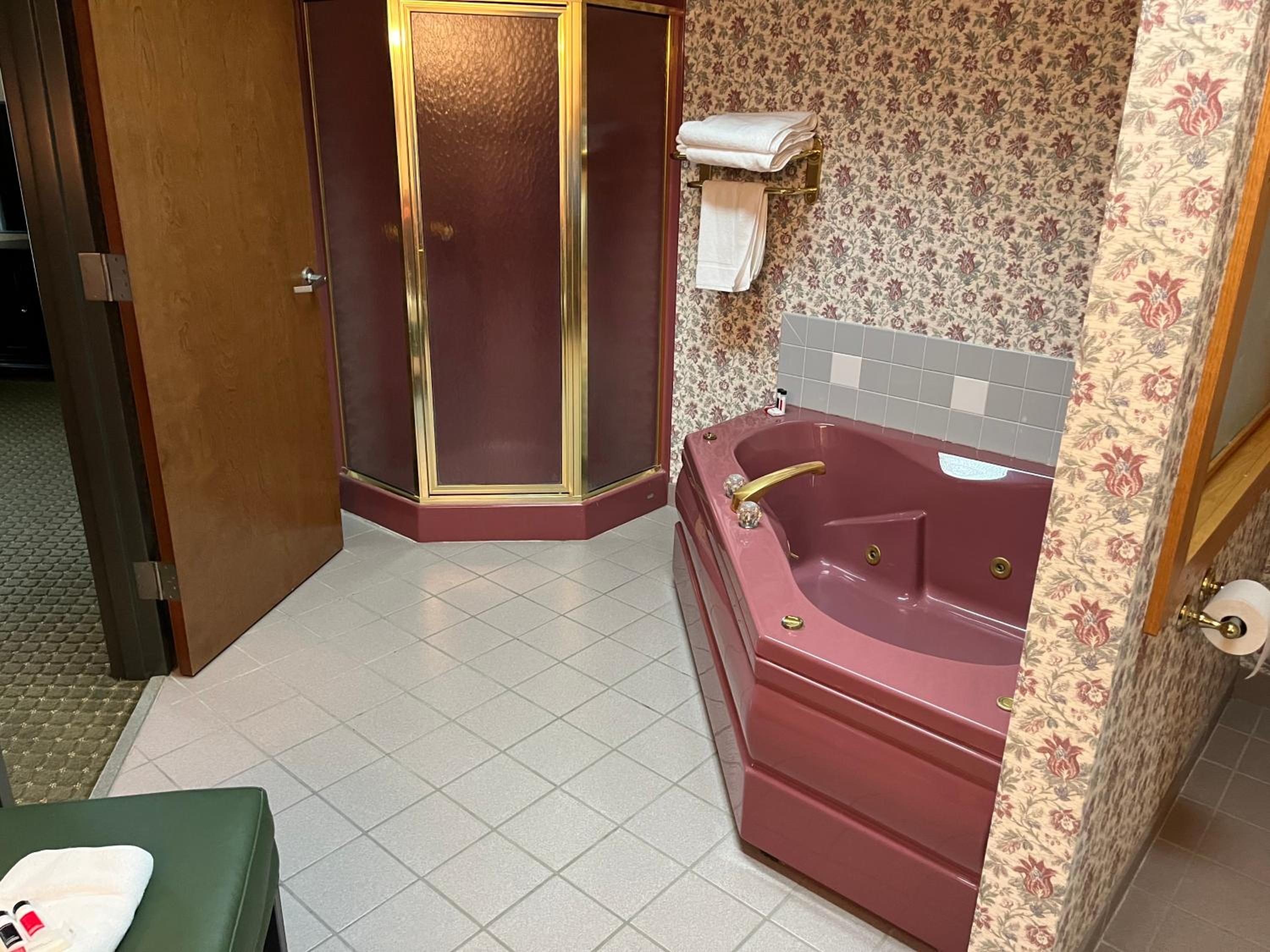 1 King Bed, 1 Bedroom Suite, South Tower, Non-Smoking photo 3
