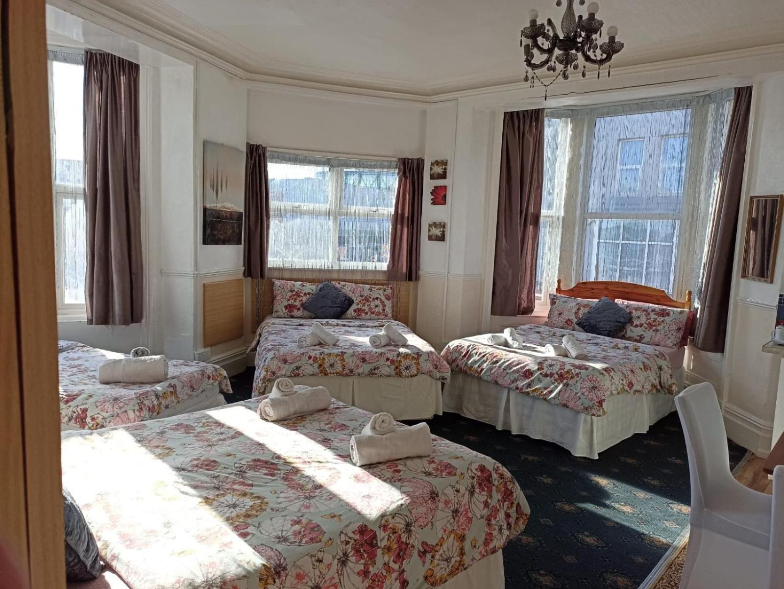 Deluxe Family Suite
