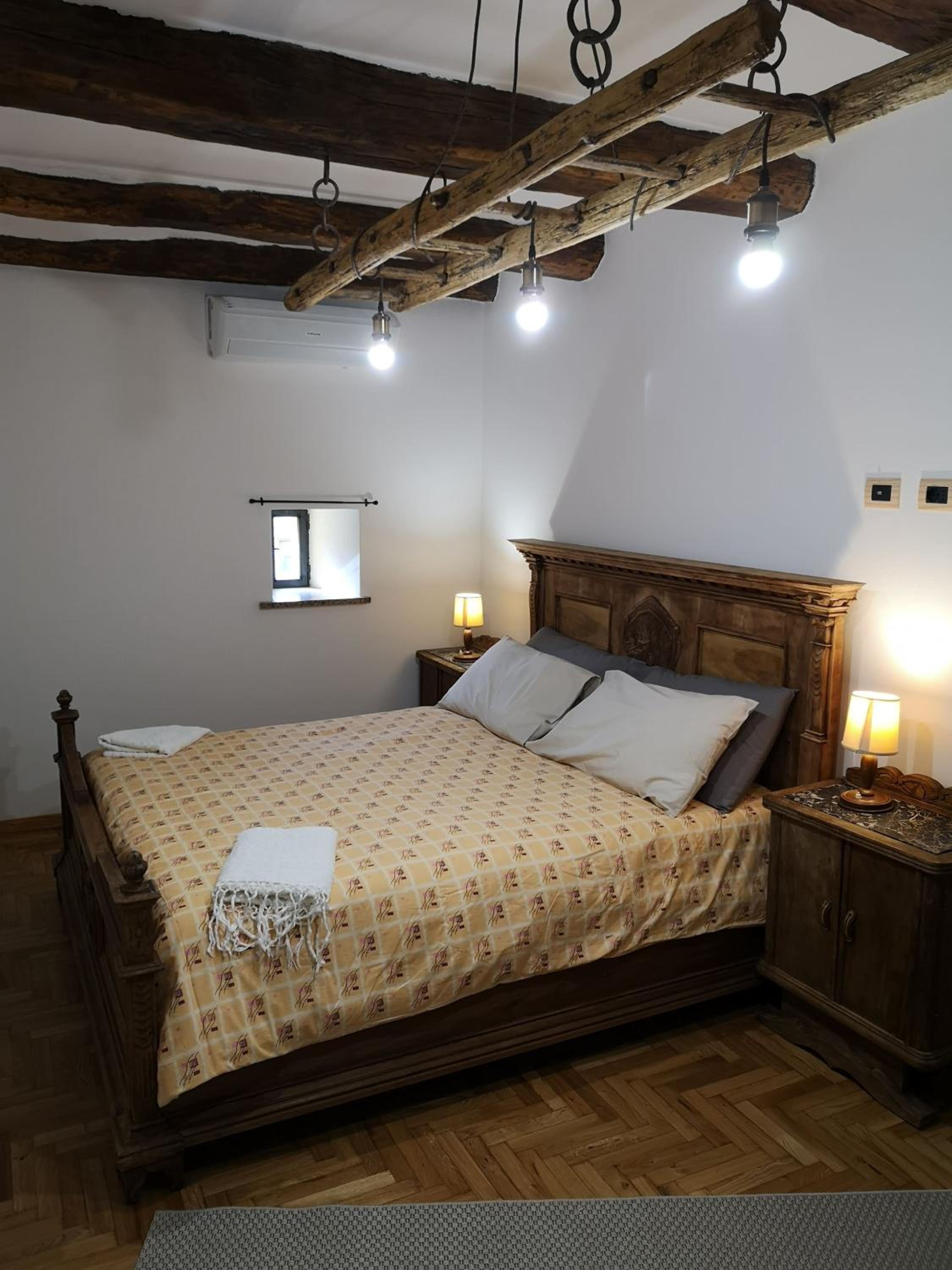 One-Bedroom House photo 1