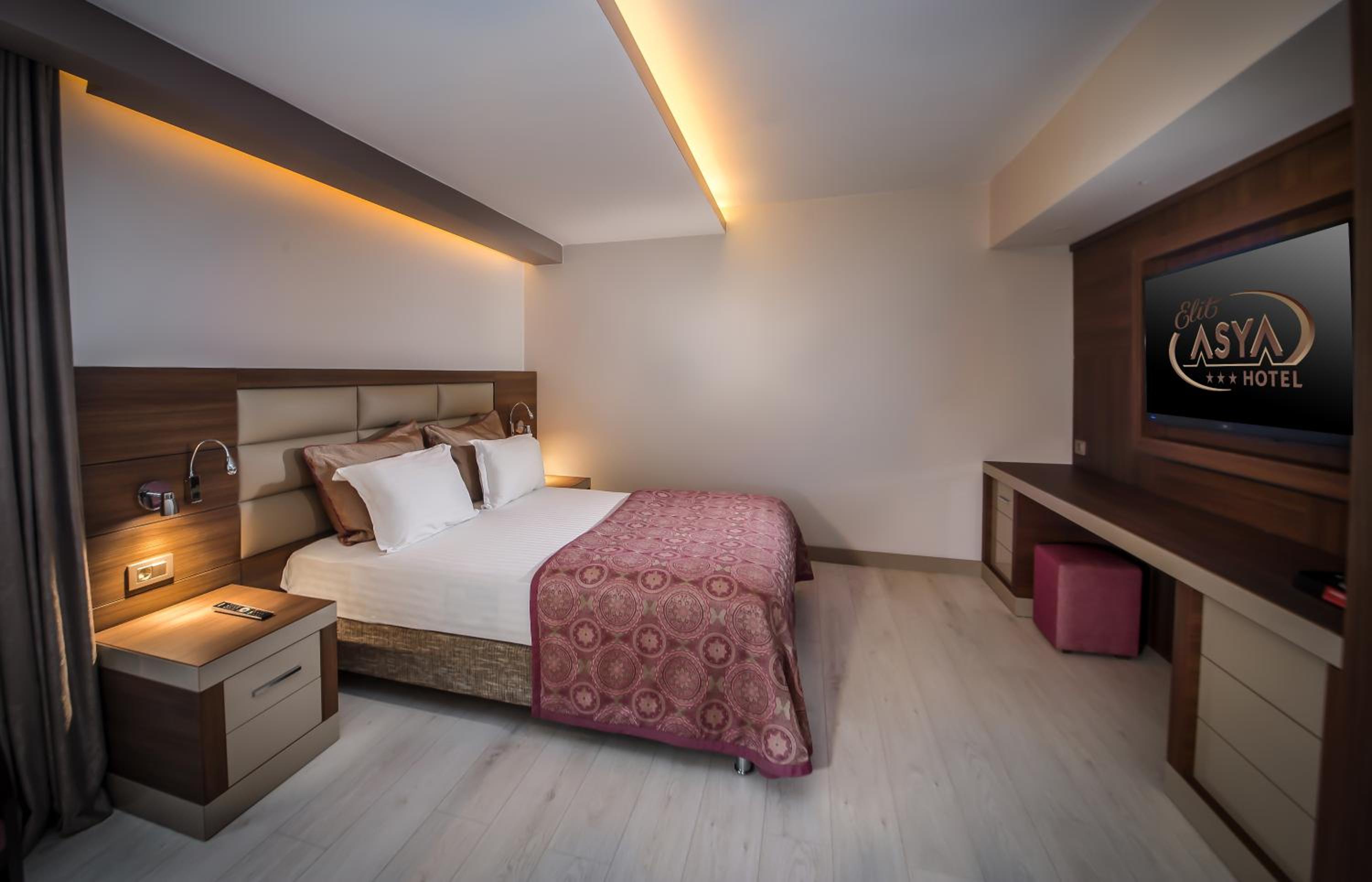 Suite with Balcony photo 3