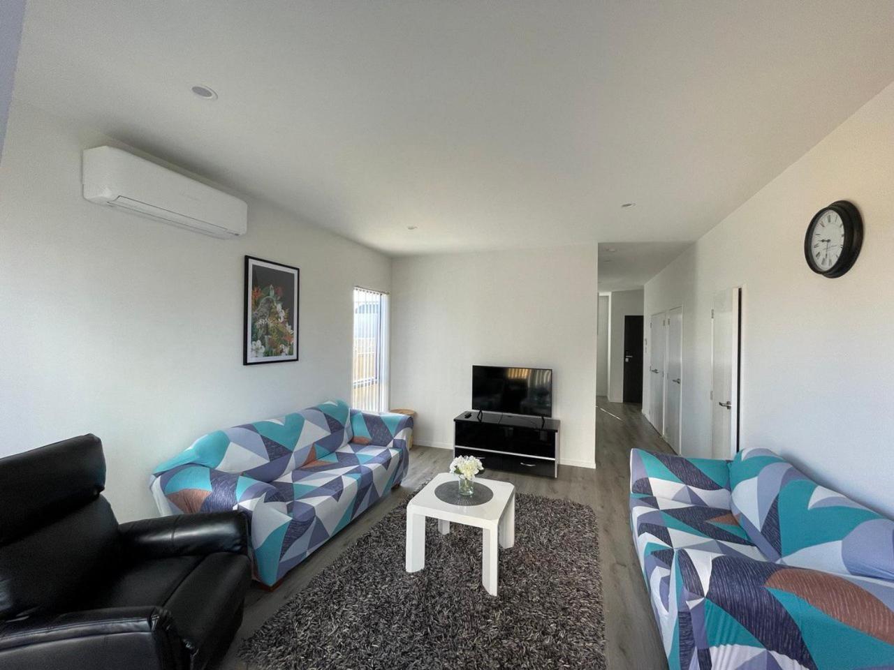 Four-Bedroom House - Photo 1