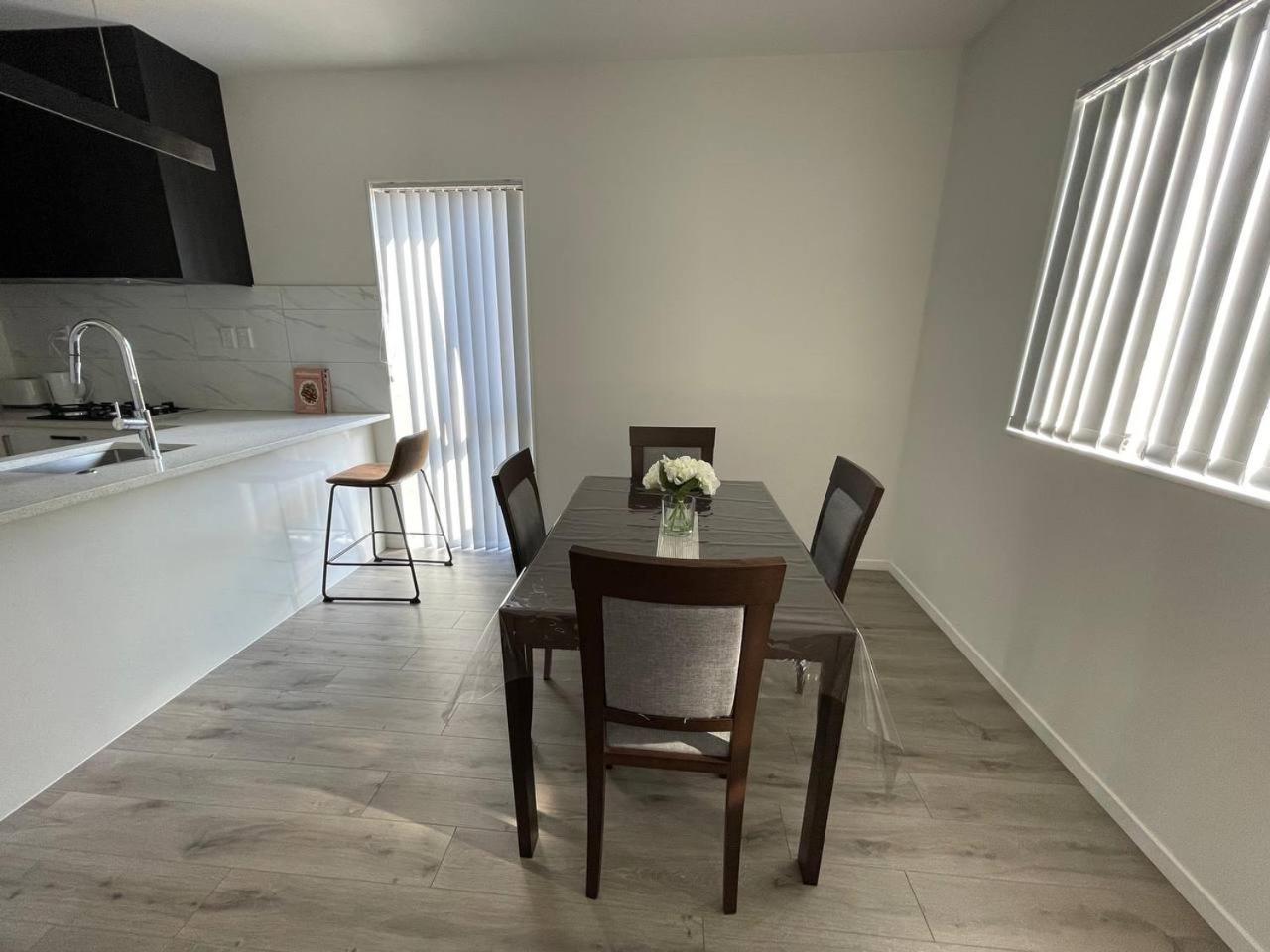 Four-Bedroom House - Photo 2