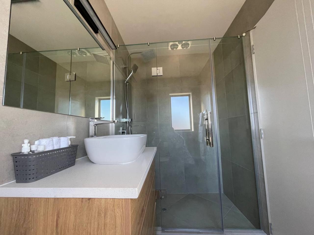 Four-Bedroom House - Photo 11