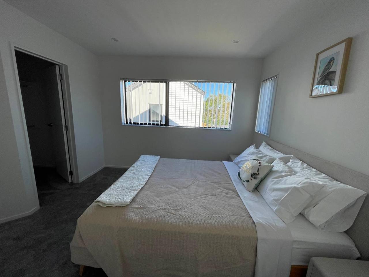 Four-Bedroom House - Photo 8