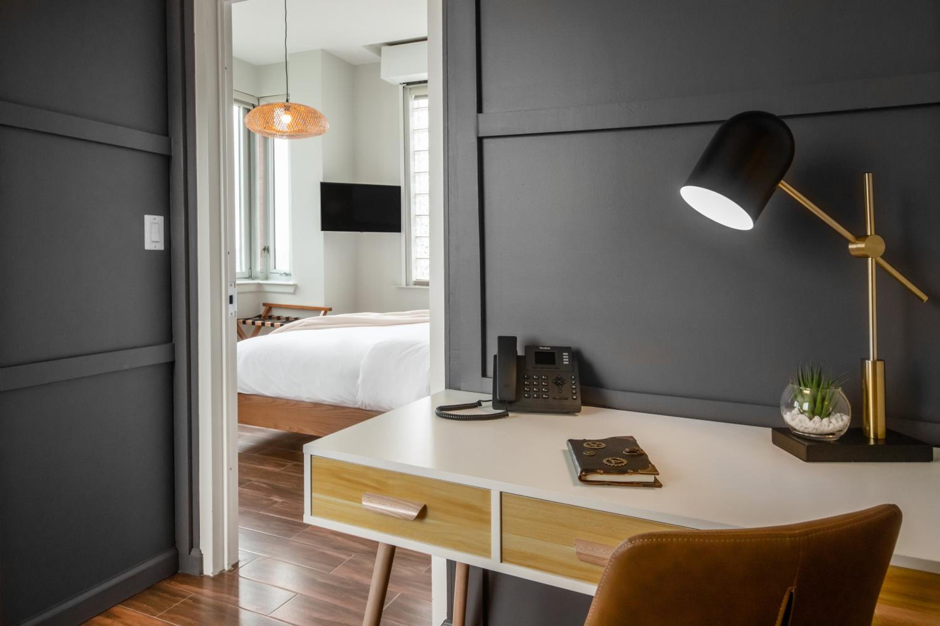 Superior Suite - Photo 5