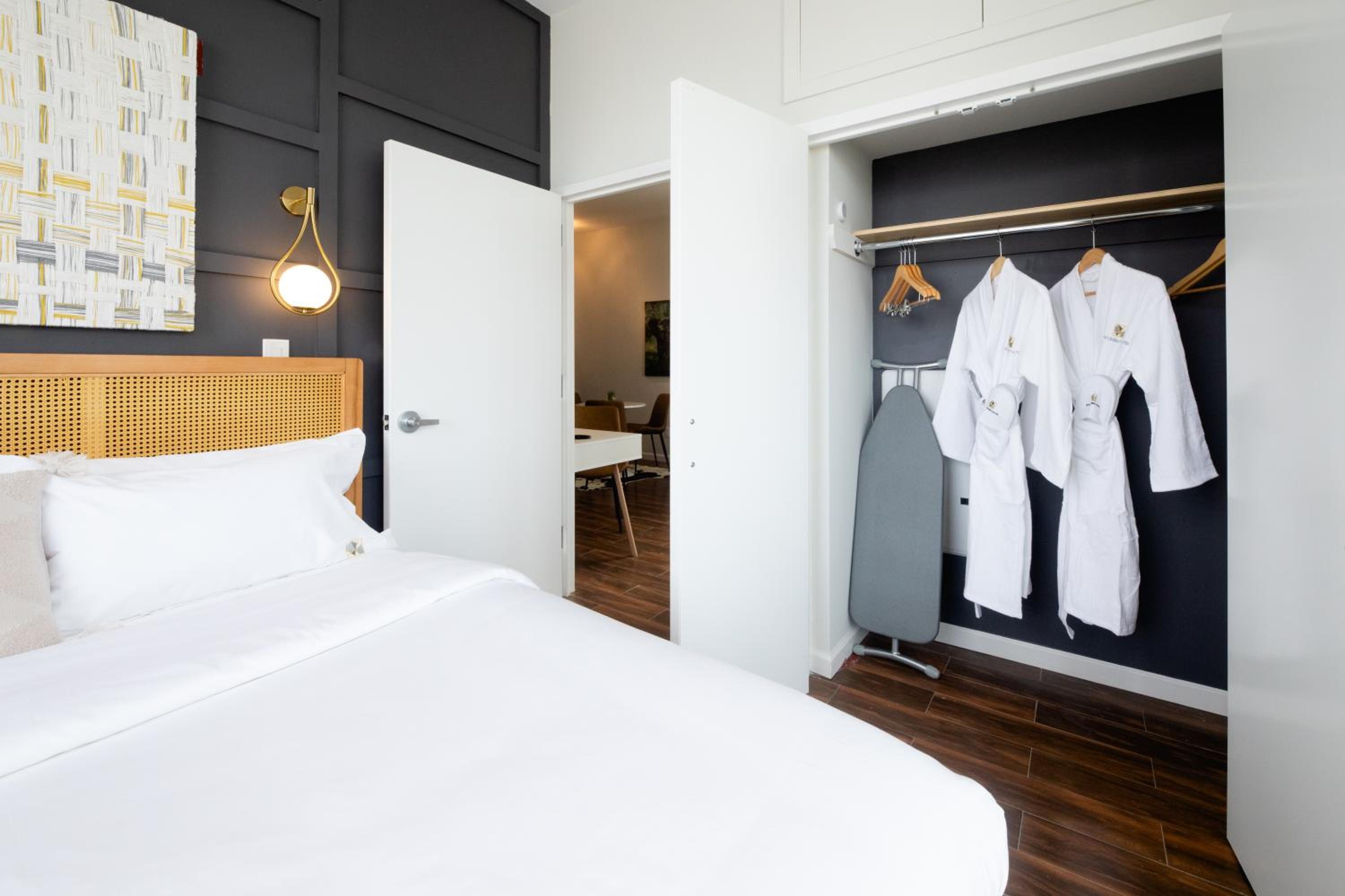 Superior Suite - Photo 6