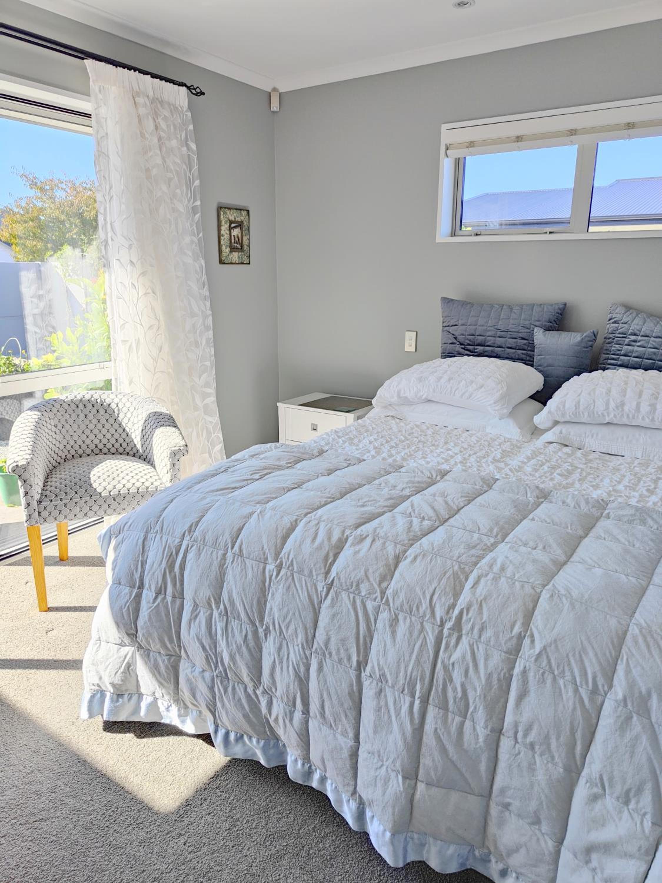 Deluxe King Room - Photo 2